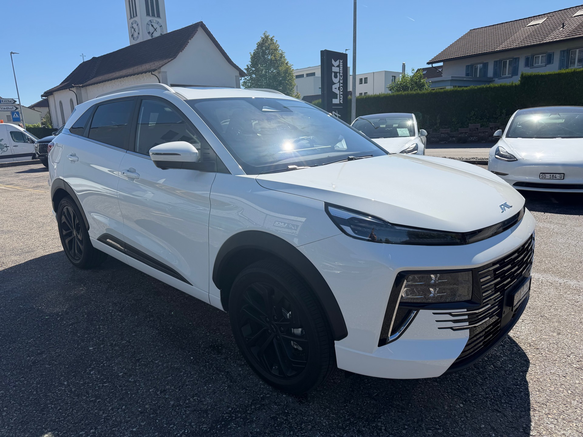 JAC JS6 1.5 PHEV-showroom-element-3