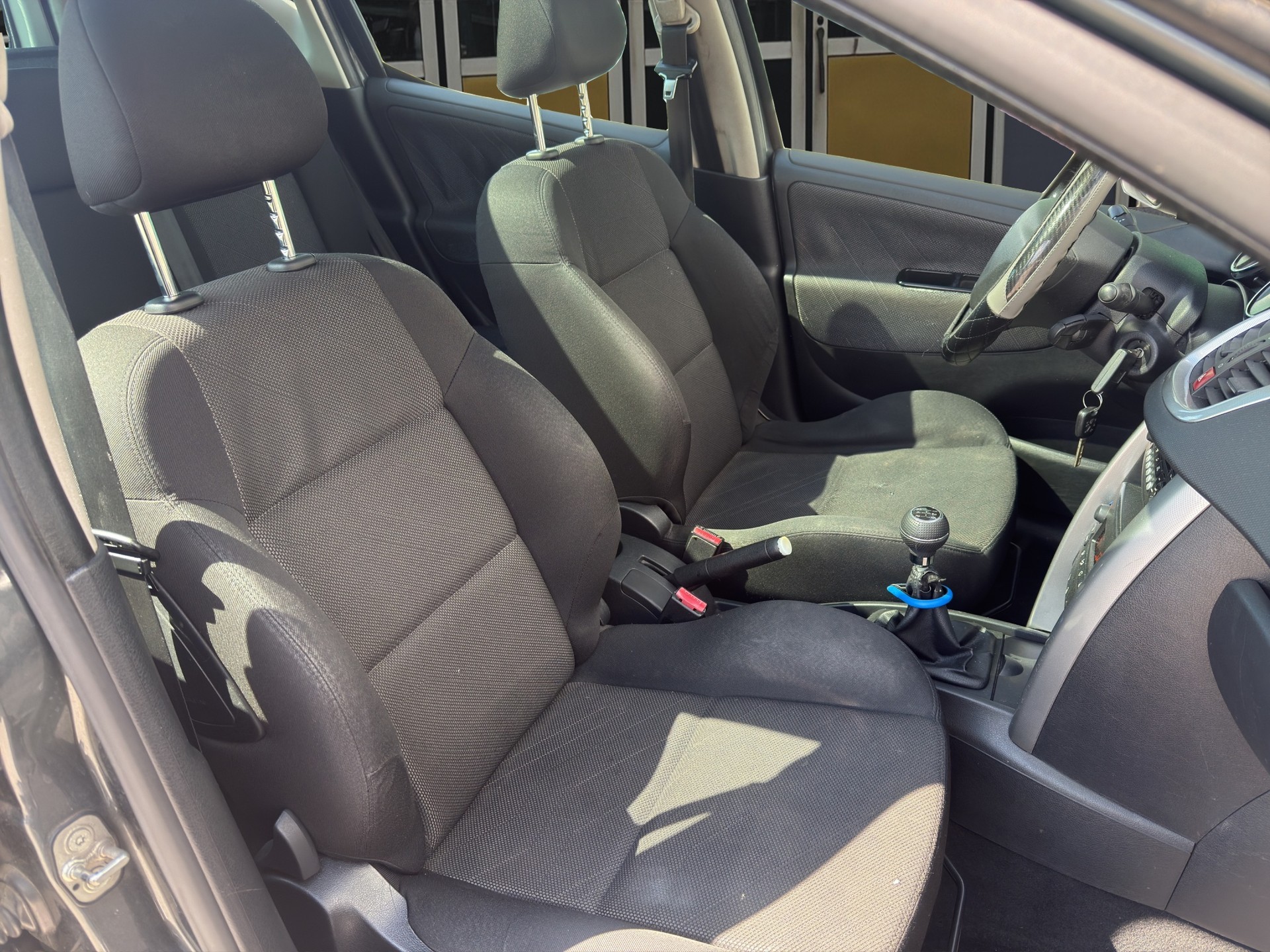 PEUGEOT 207 SW 1.6 HDI Sport-image-9