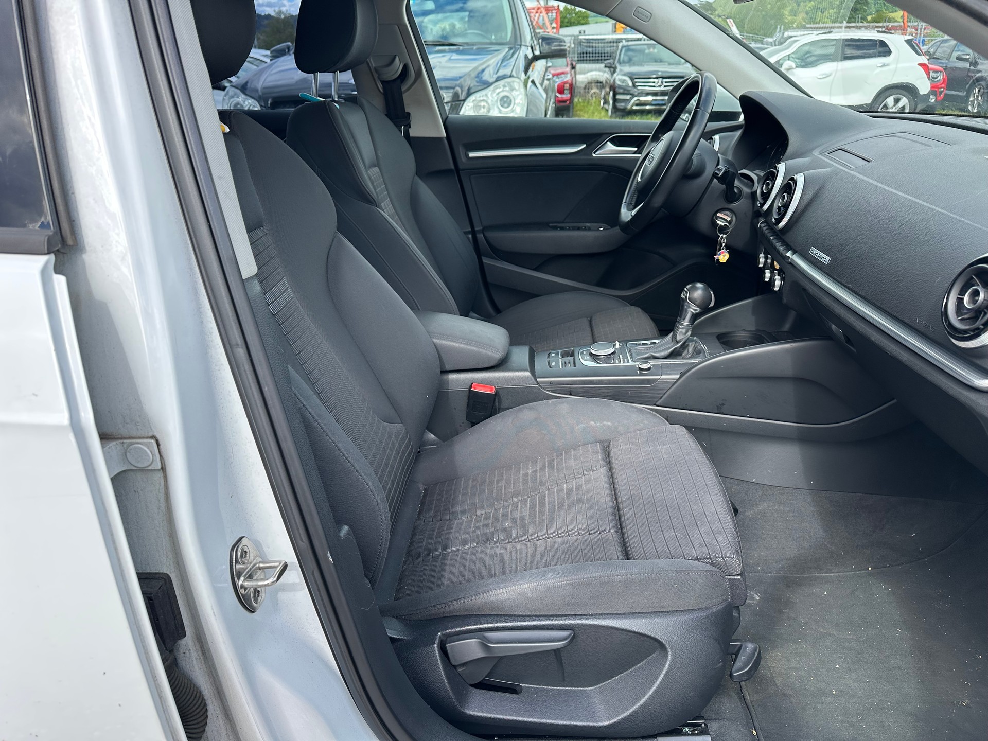 AUDI A3 Sportback 1.8 TFSI Ambition quattro S-tronic-image-13