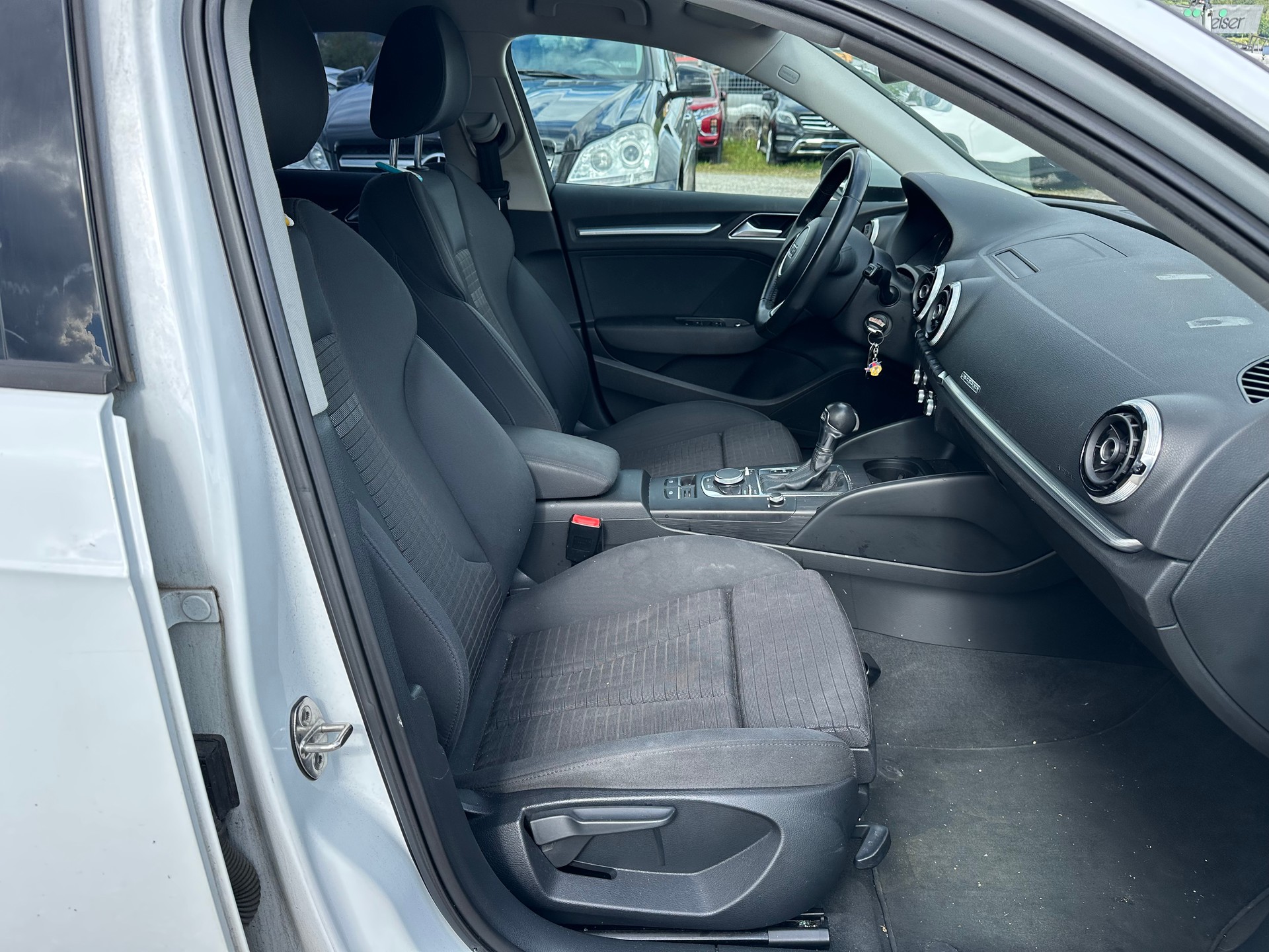 AUDI A3 Sportback 1.8 TFSI Ambition quattro S-tronic-image-10