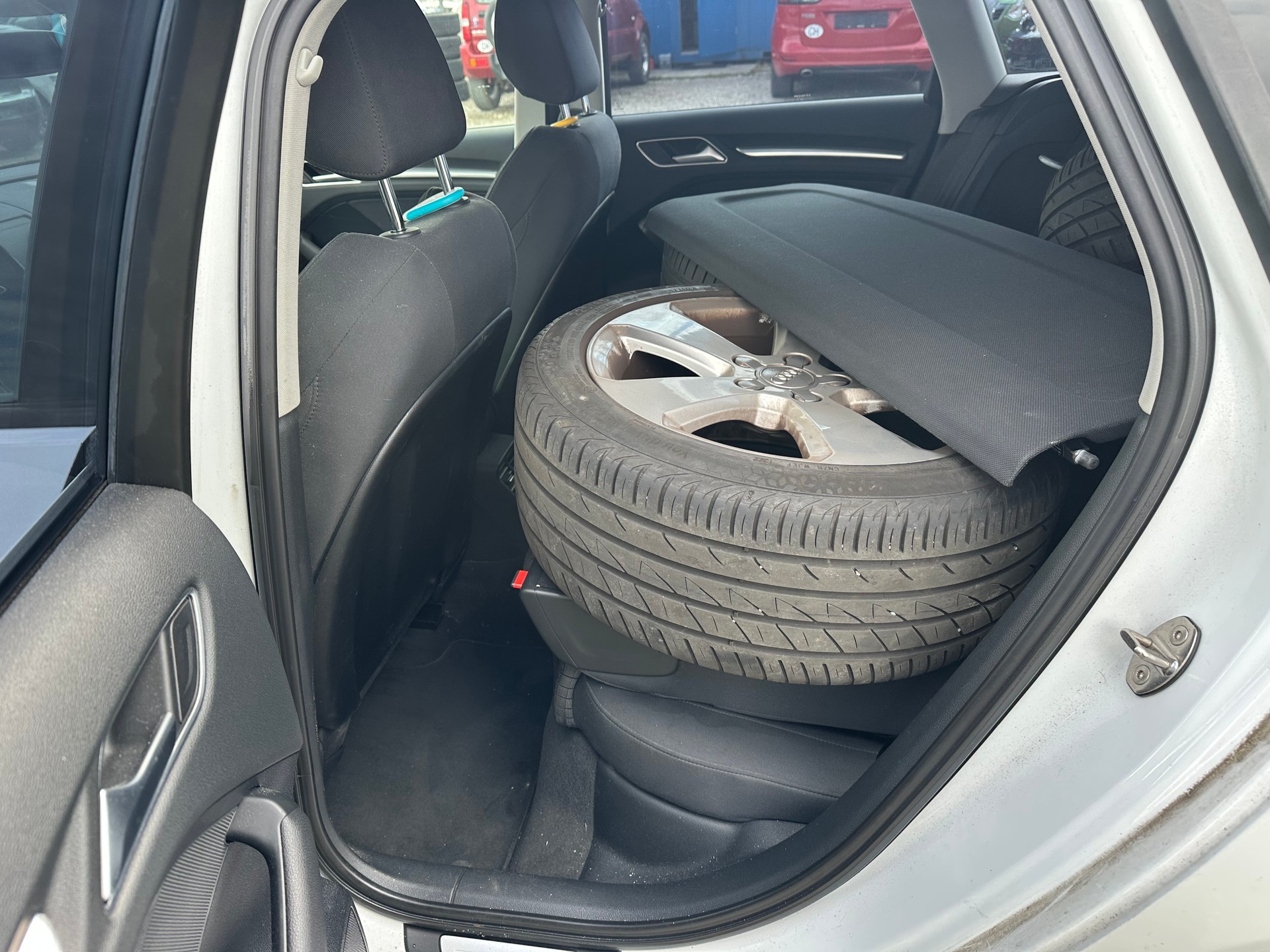 AUDI A3 Sportback 1.8 TFSI Ambition quattro S-tronic-image-9
