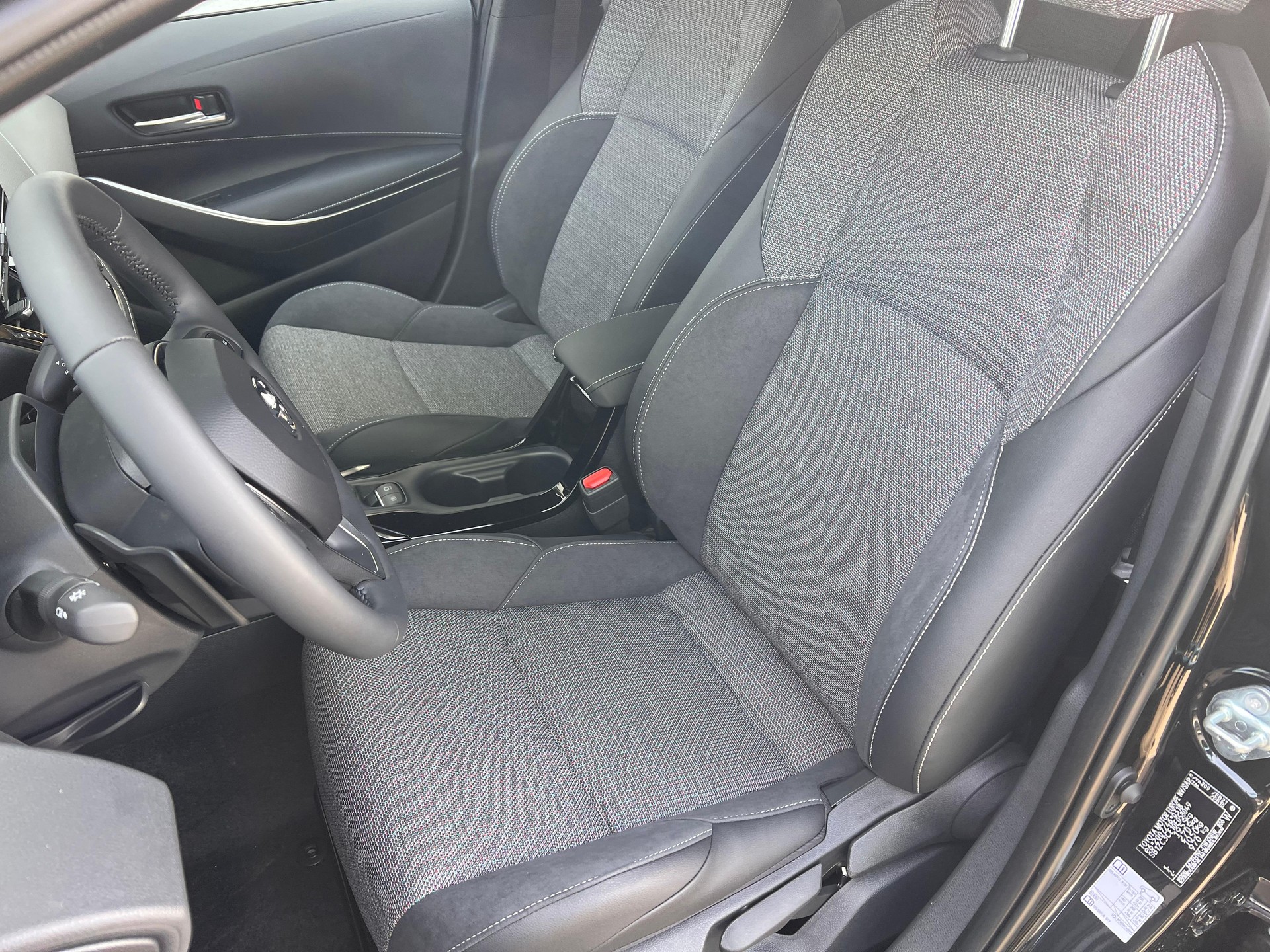 TOYOTA Corolla Touring Sports 2.0 HSD Swiss Edition-image-9