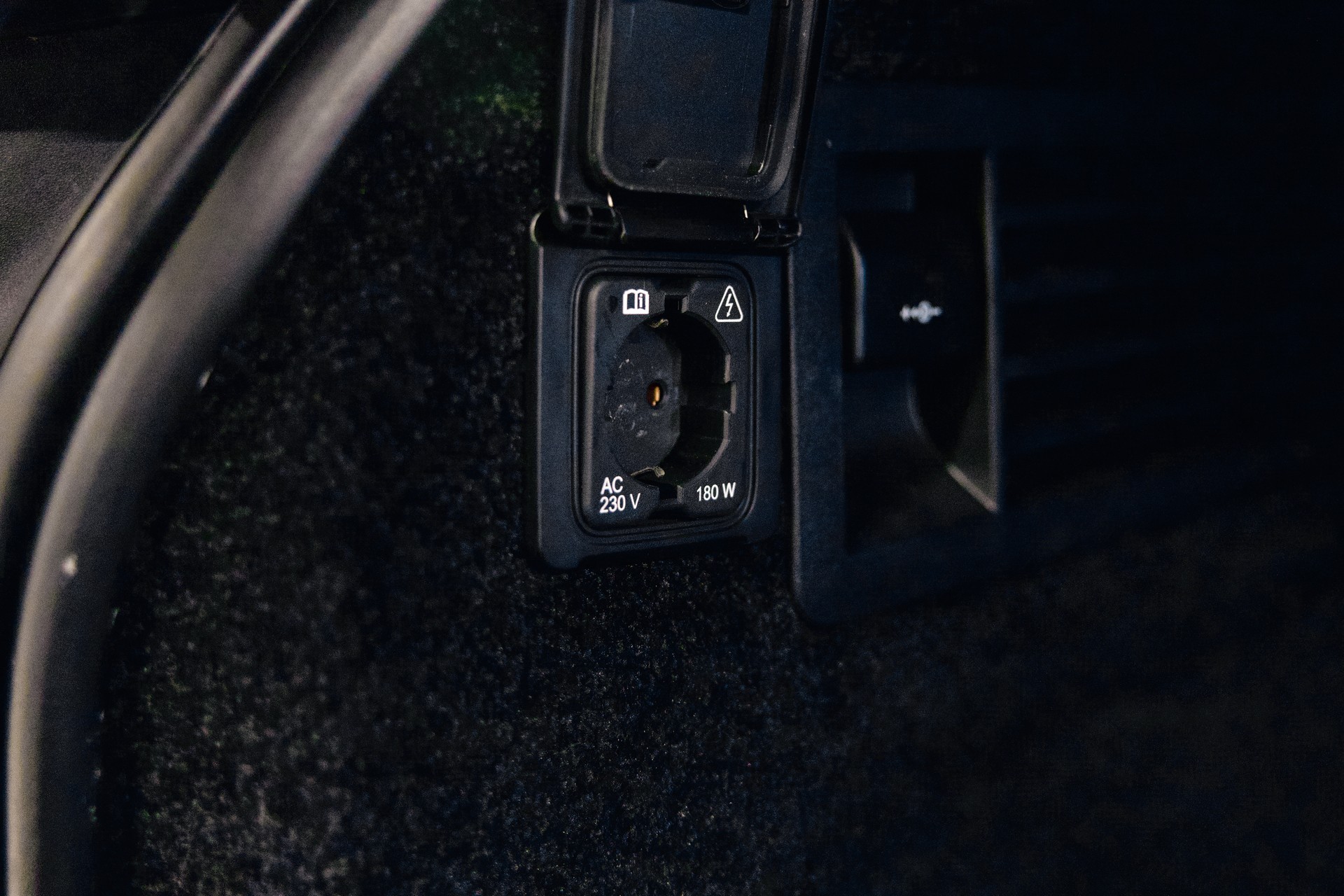 LAND ROVER Range Rover 4.4 SDV8 Vogue-image-17