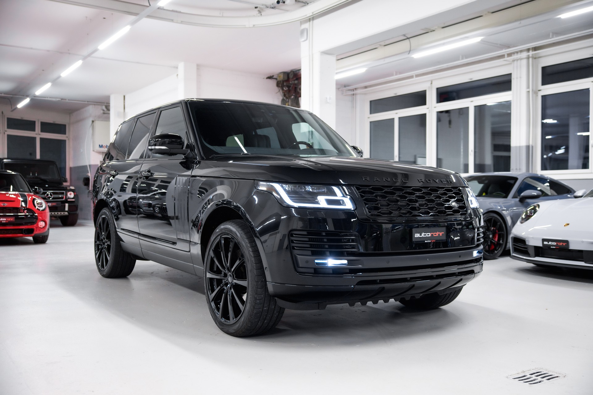 LAND ROVER Range Rover 4.4 SDV8 Vogue-showroom-element-2