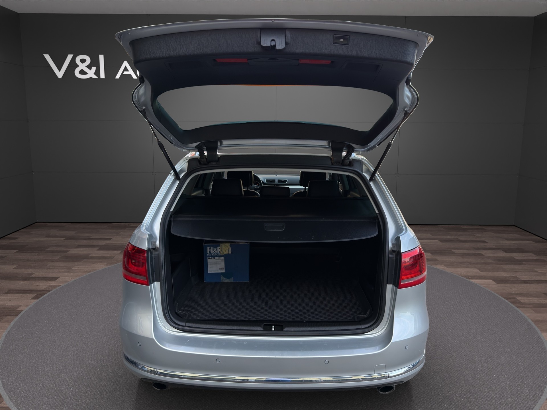 VW Passat Variant 3.6 FSI Highline 4Motion DSG-image-21