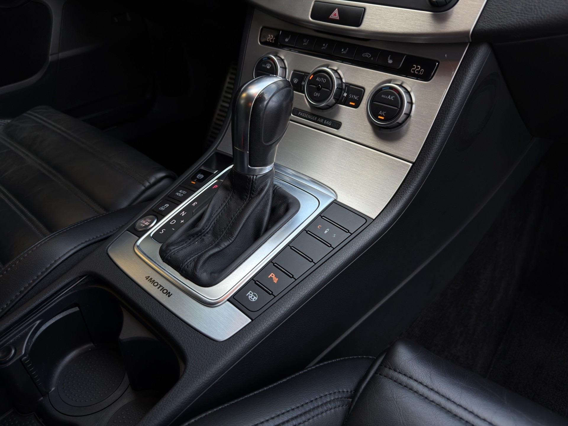 VW Passat Variant 3.6 FSI Highline 4Motion DSG-image-15