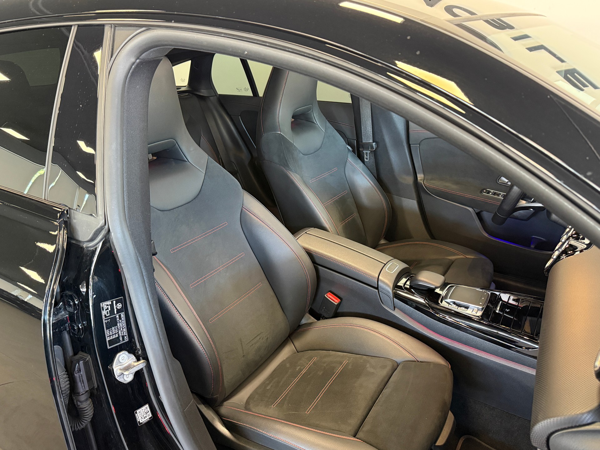 MERCEDES-BENZ CLA Shooting Brake 35 AMG 4Matic 7G-DCT-image-14