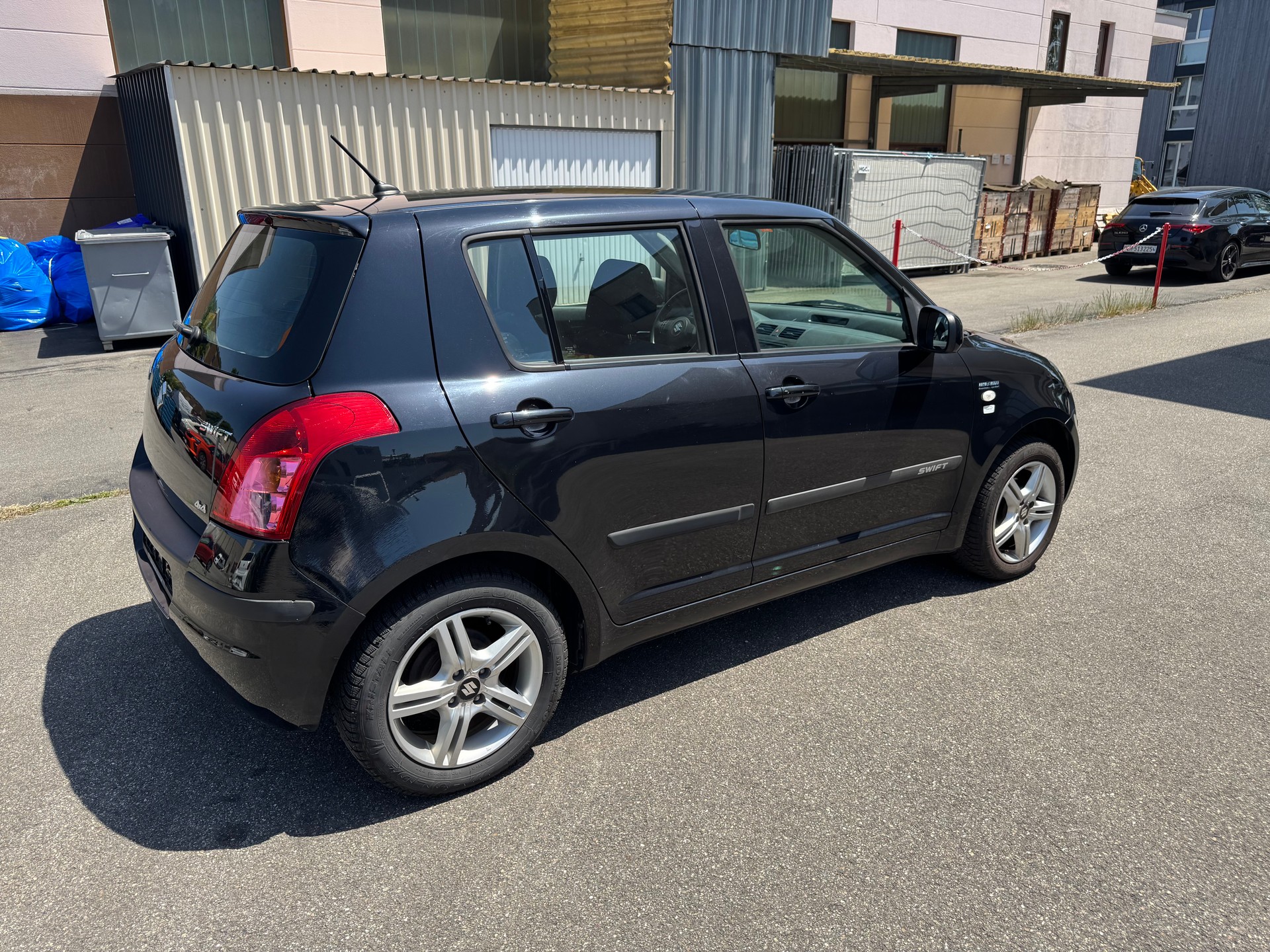 SUZUKI Swift 1.3i 16V GL 4x4-image-3