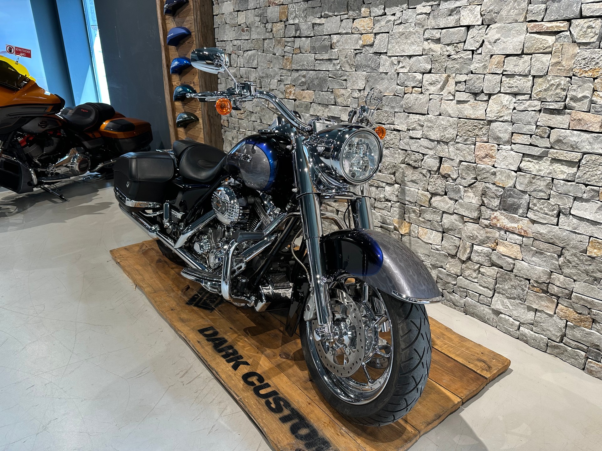HARLEY-DAVIDSON FLHRSE - Road King CVO-showroom-element-1