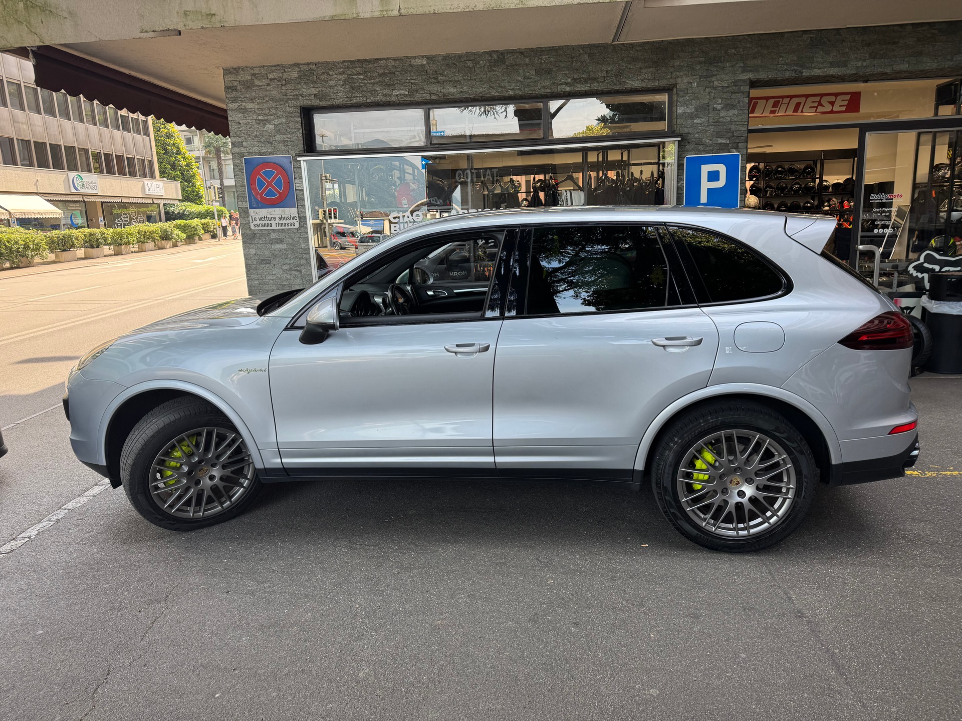 PORSCHE 3.0 V6 S E-Hybrid-image-1