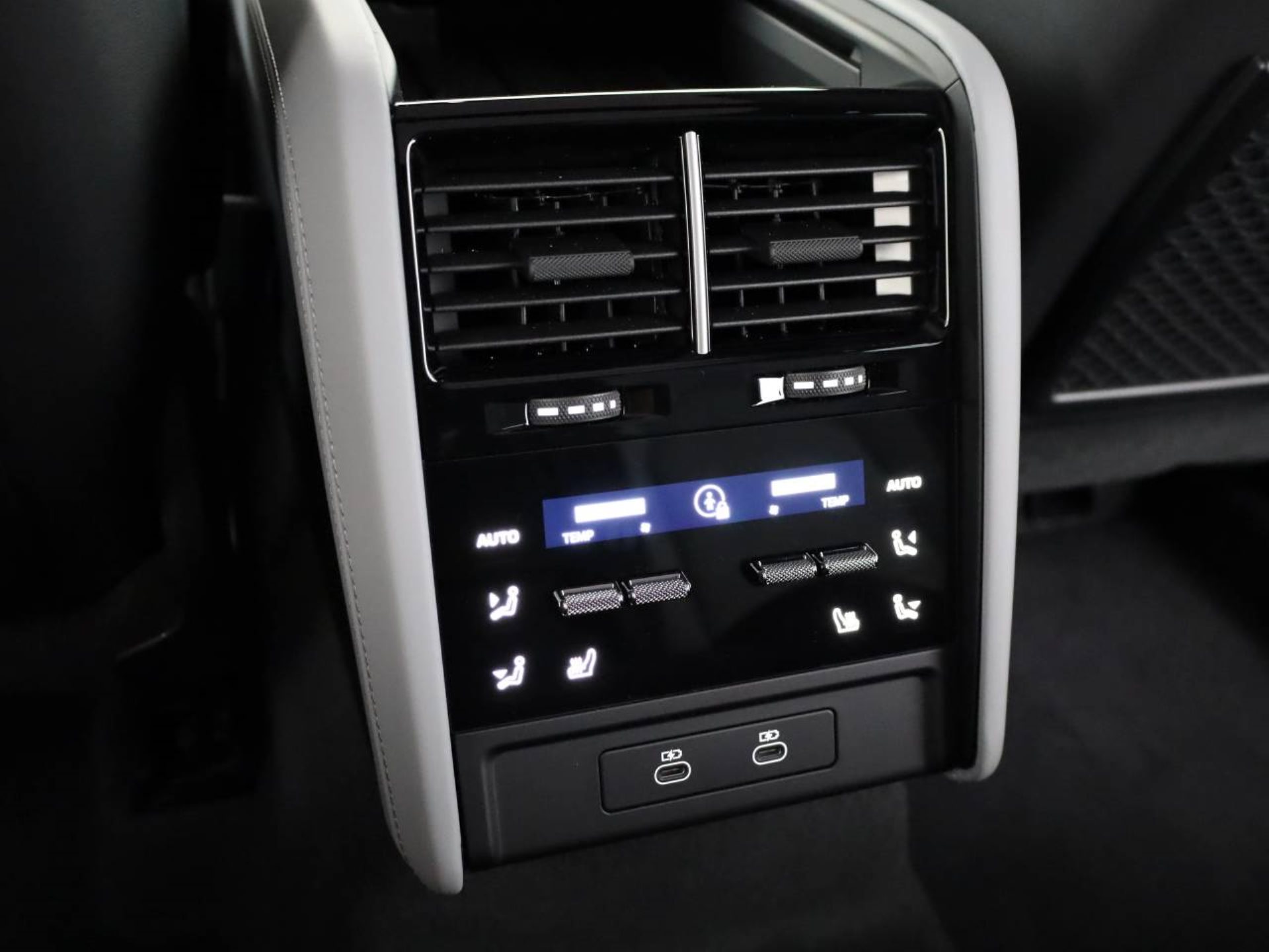 PORSCHE Cayenne Turbo Electric-image-17