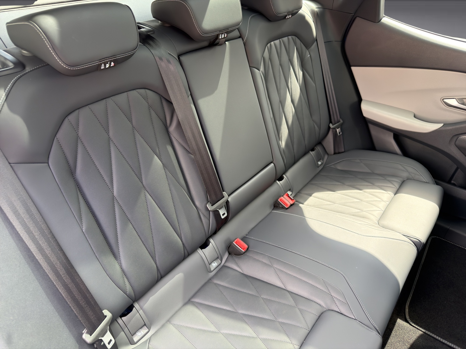 FORD Explorer Extended Range Premium AWD-image-14