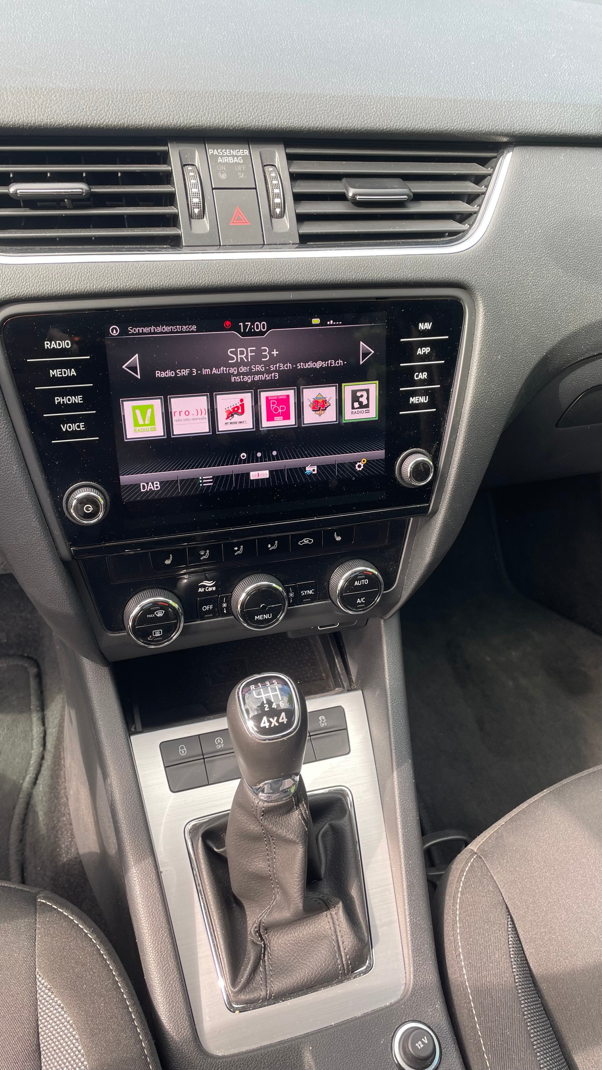 SKODA 1.6 TDI 115 Ambition 4x4-image-4
