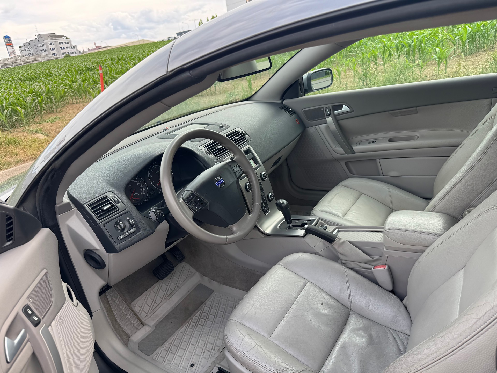 VOLVO C70 T5 Momentum-image-10
