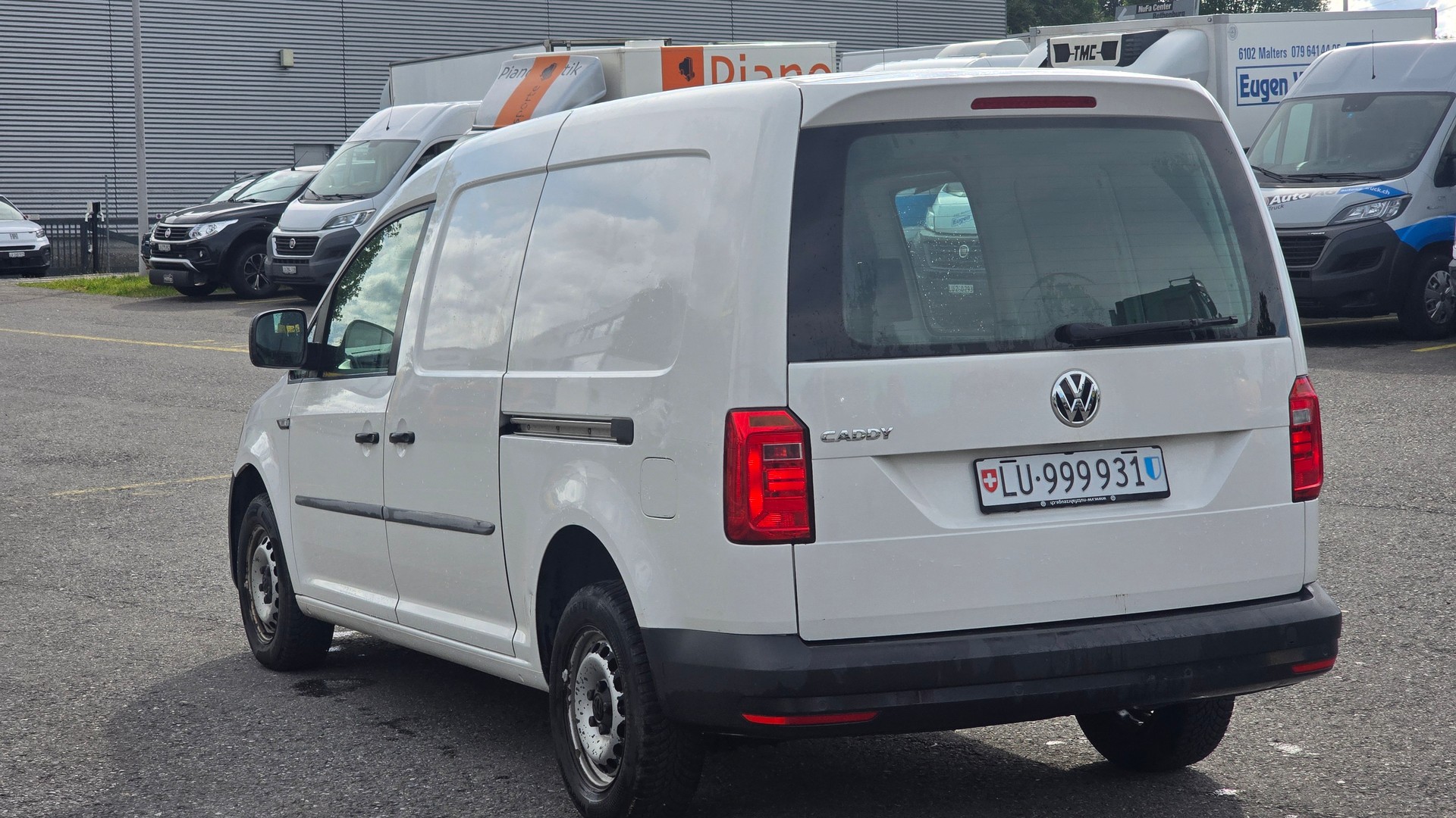 VW Caddy Maxi 2.0TDI BlueMotion Technology-image-6