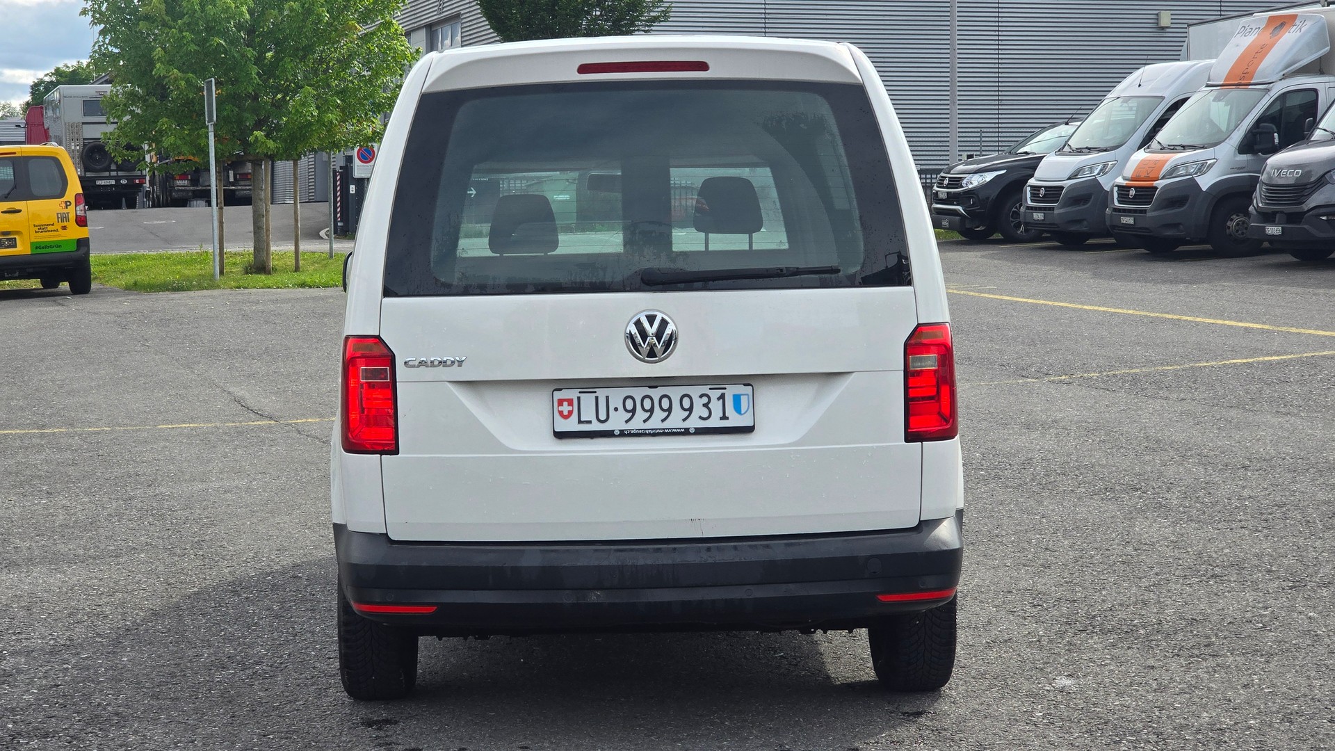 VW Caddy Maxi 2.0TDI BlueMotion Technology-image-5