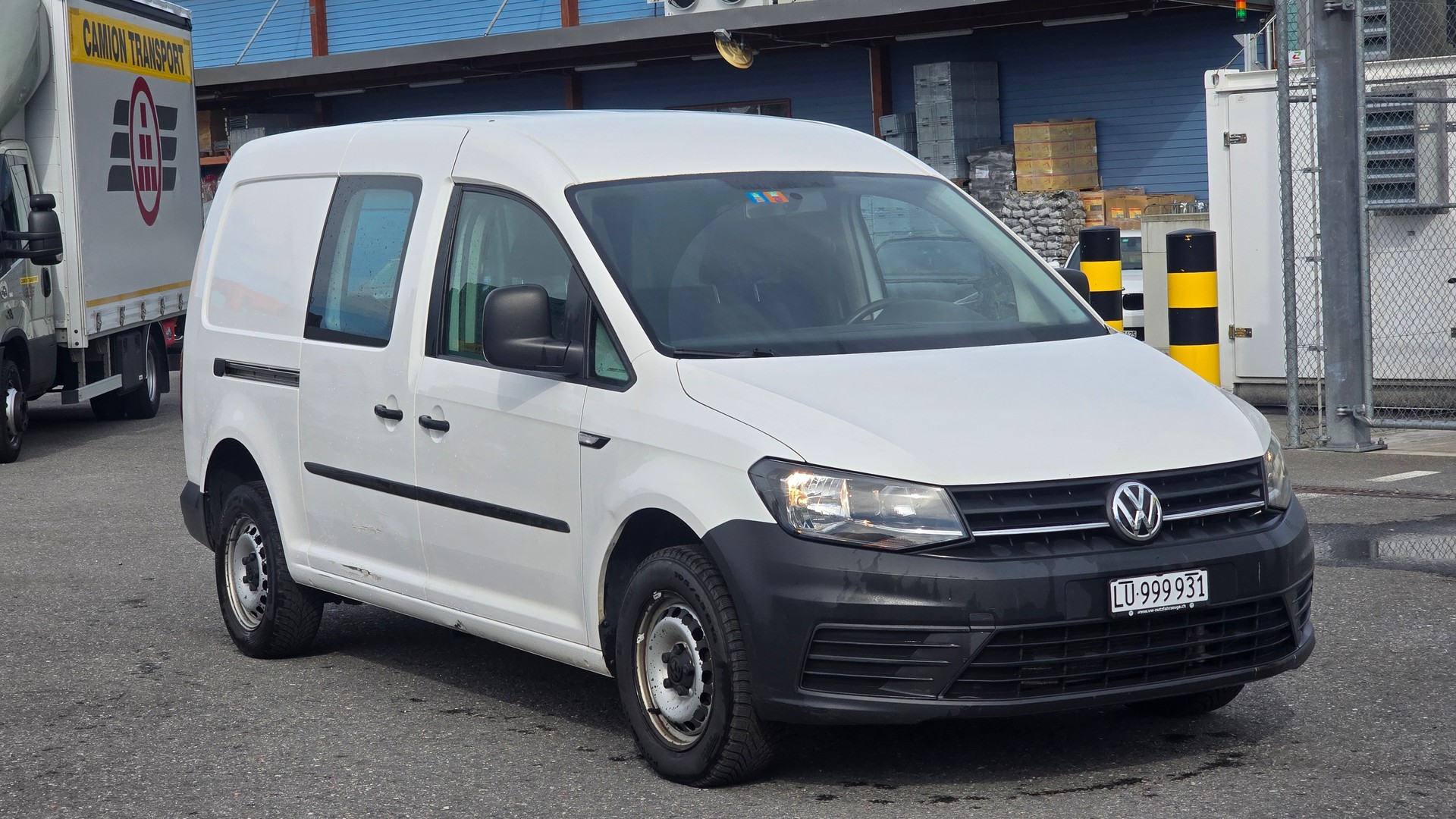 VW Caddy Maxi 2.0TDI BlueMotion Technology-image-2