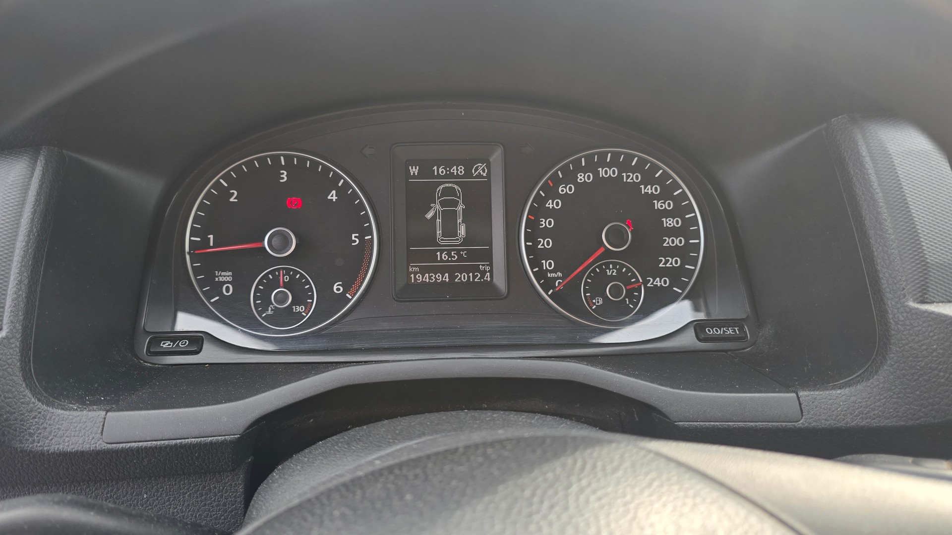 VW Caddy Maxi 2.0TDI BlueMotion Technology-image-12