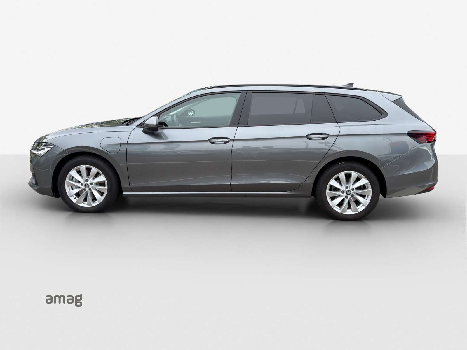 SKODA Superb Combi 1.5 TSI PHEV Selection DSG-image-1