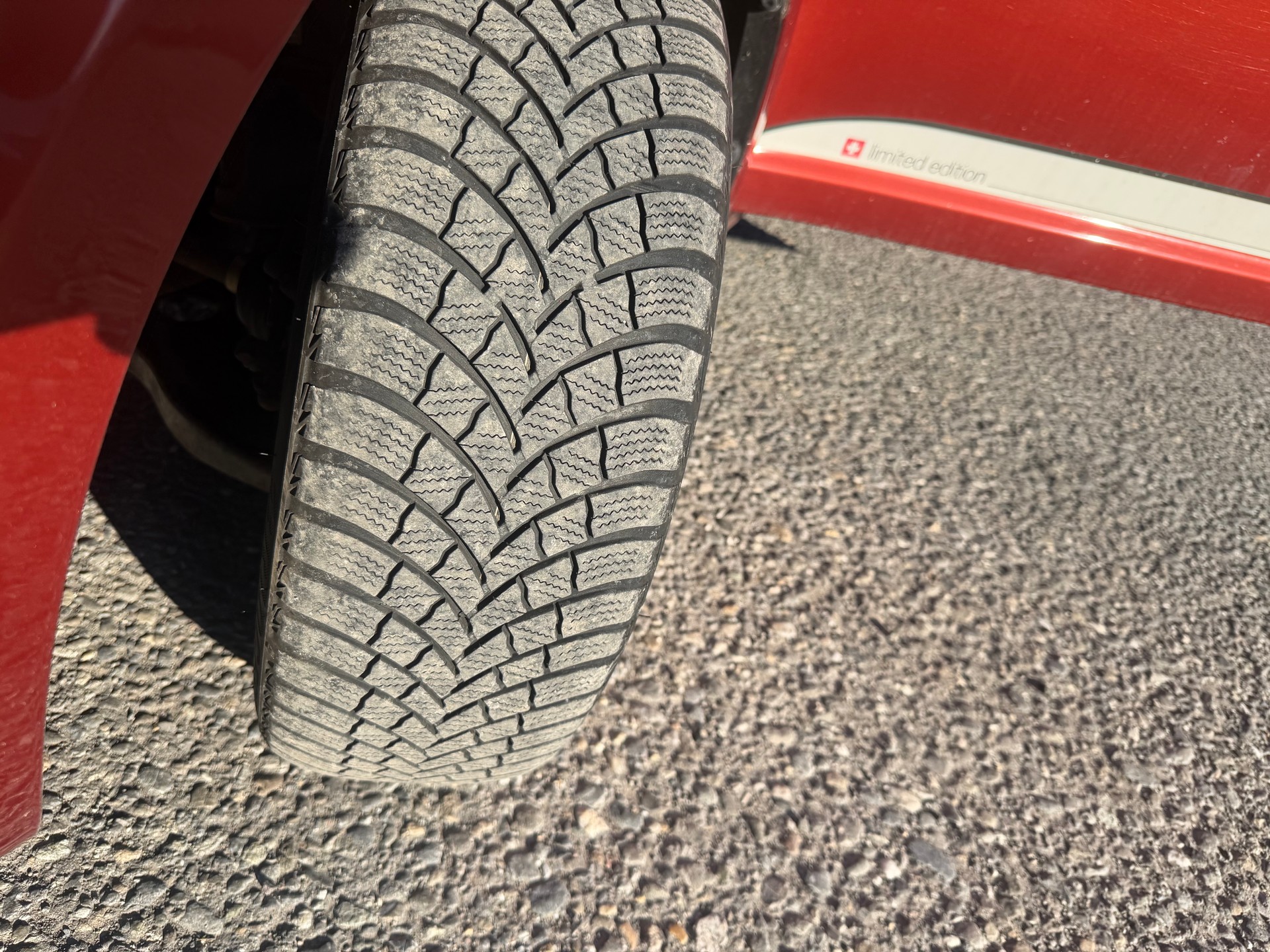 SUZUKI Swift 1.3i 16V GL Top Piz Sulai LE 4x4-image-6