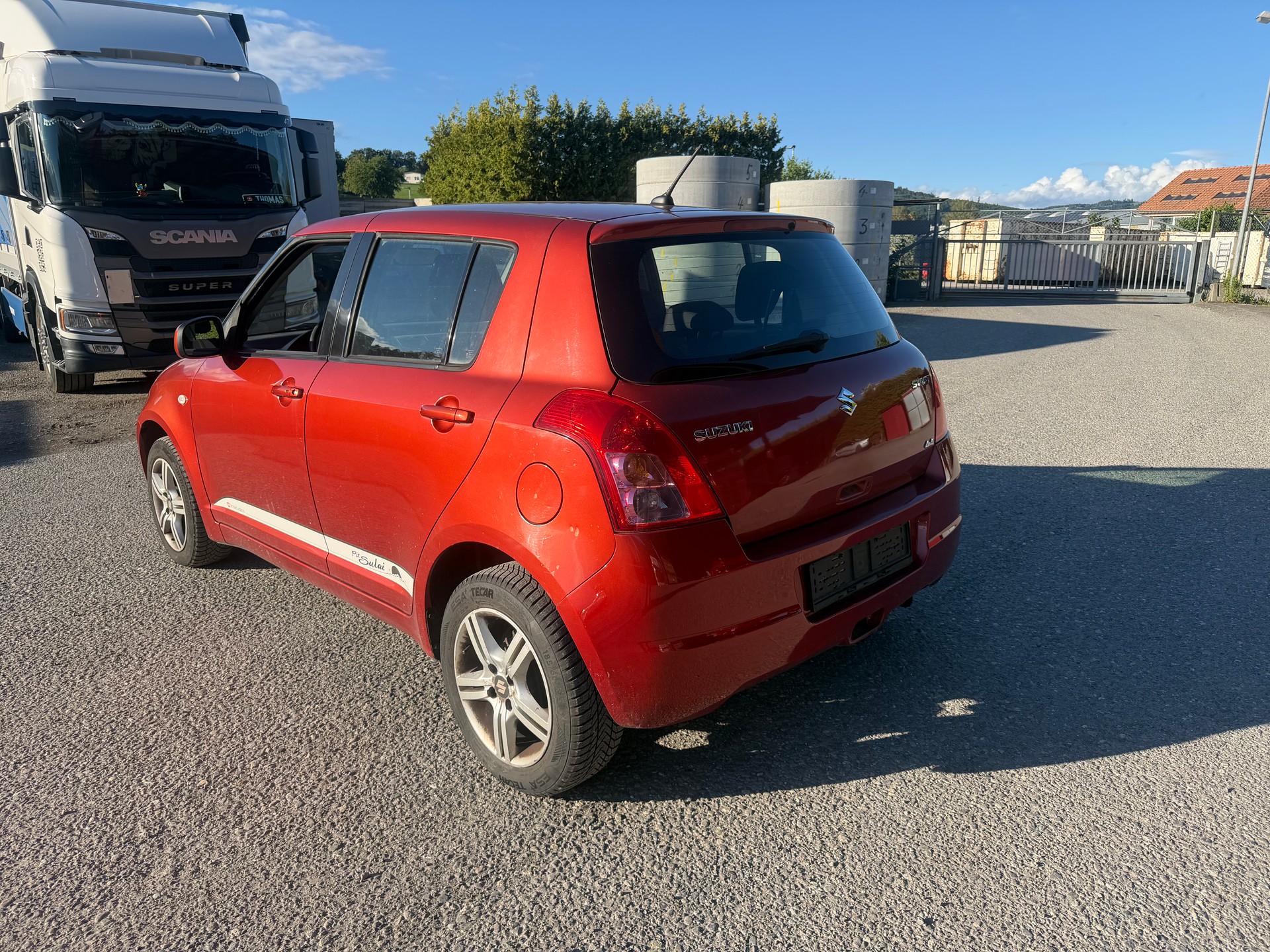 SUZUKI Swift 1.3i 16V GL Top Piz Sulai LE 4x4-image-3