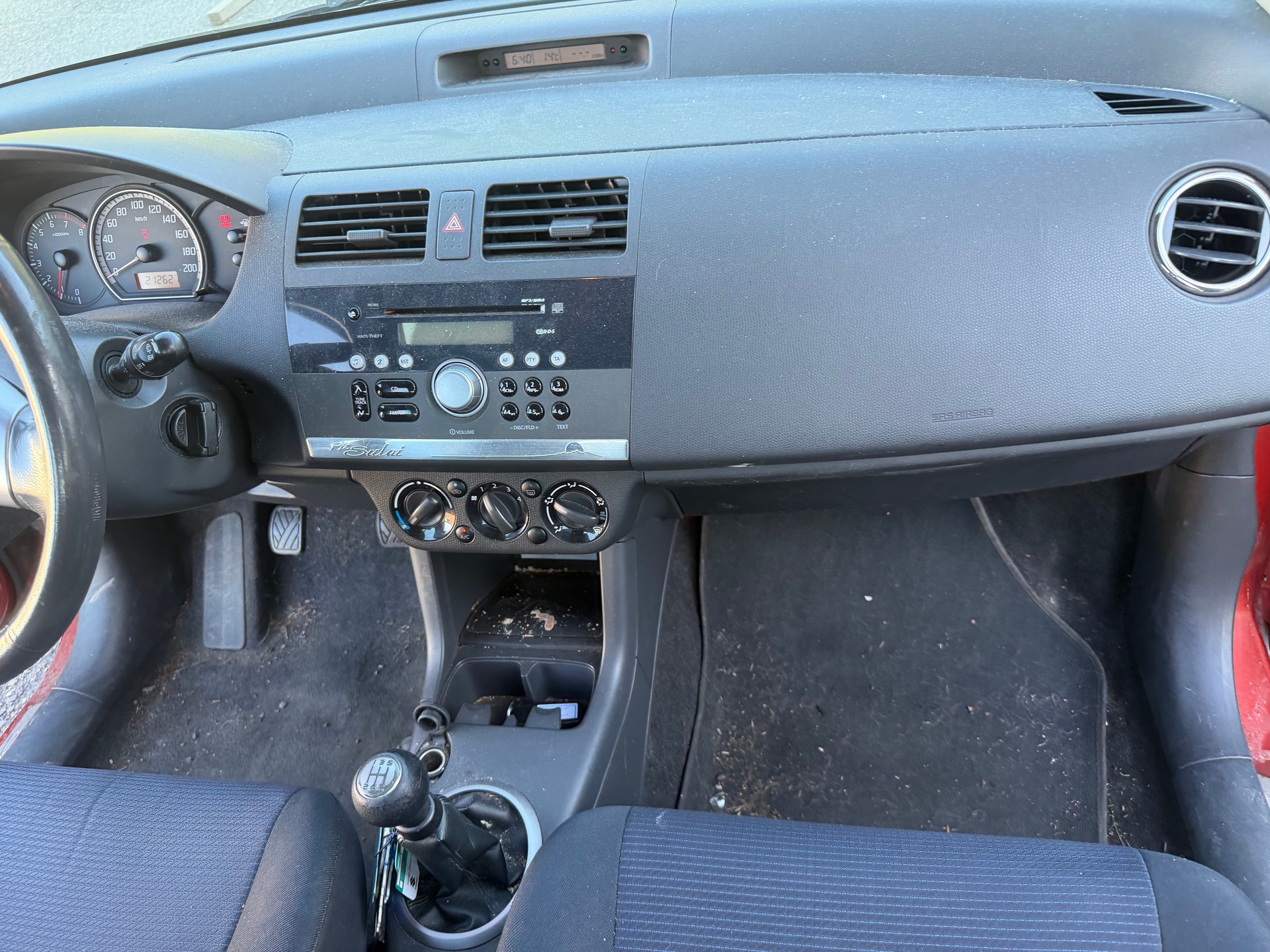 SUZUKI Swift 1.3i 16V GL Top Piz Sulai LE 4x4-image-11