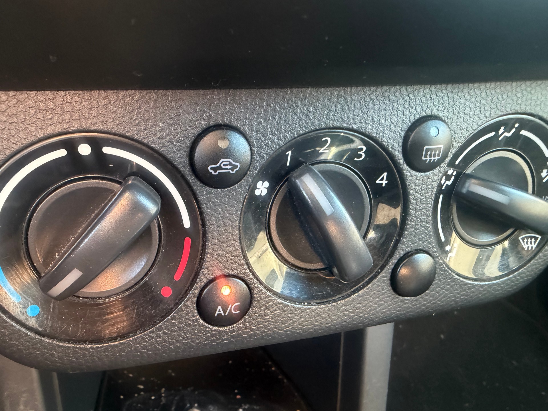 SUZUKI Swift 1.3i 16V GL Top Piz Sulai LE 4x4-image-5