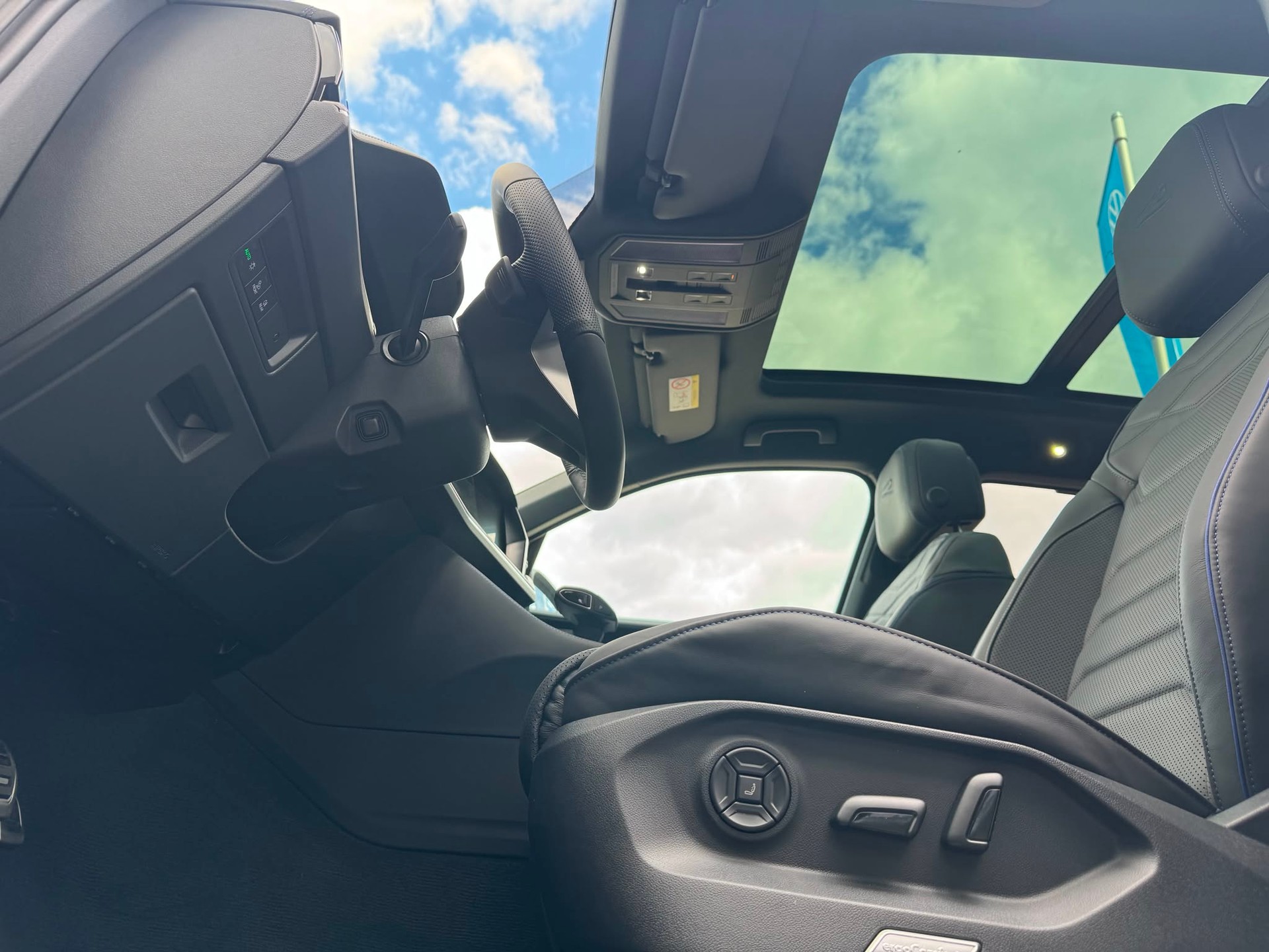 VW Touareg 3.0 TSI eHybrid R Final Edition Tiptronic-image-11