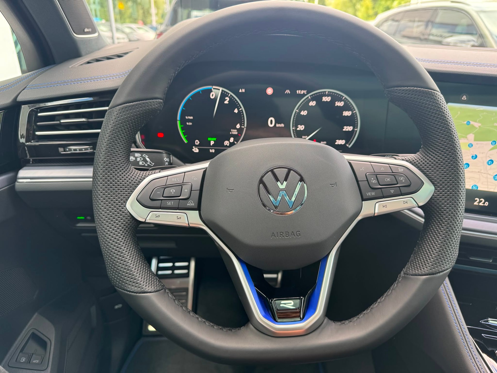 VW Touareg 3.0 TSI eHybrid R Final Edition Tiptronic-image-13