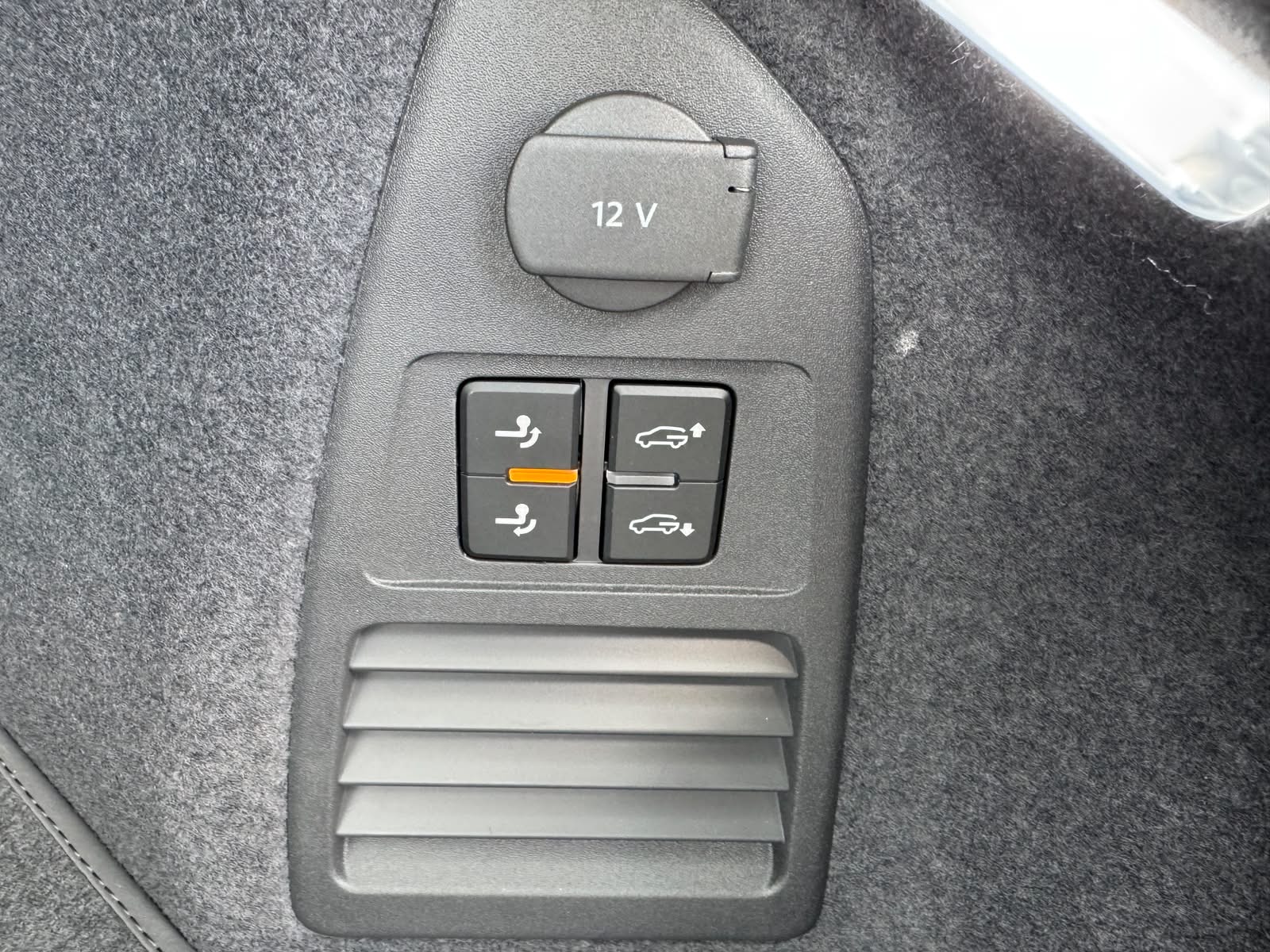VW Touareg 3.0 TSI eHybrid R Final Edition Tiptronic-image-6