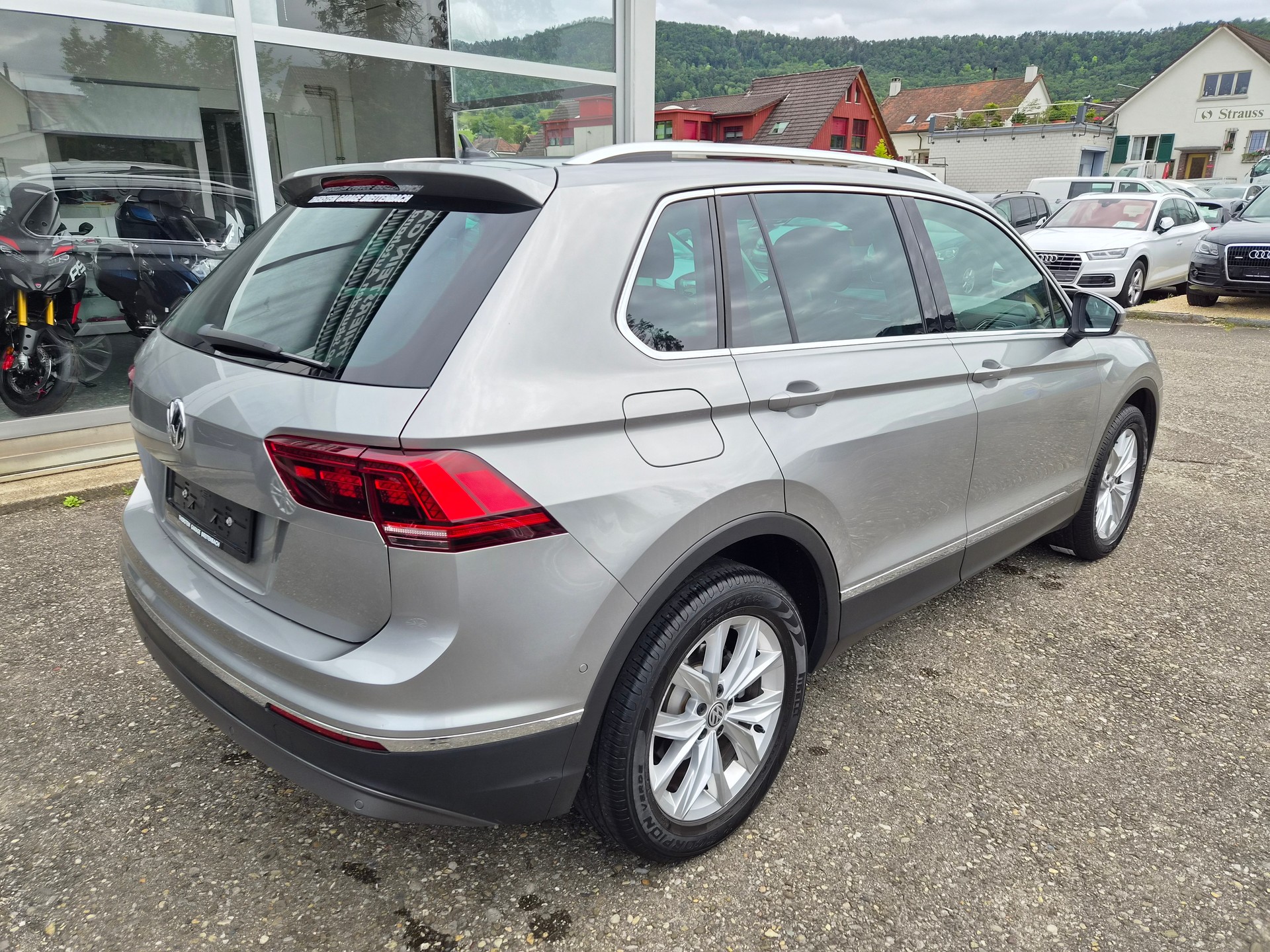 VW Tiguan 2.0TSI Highline 4Motion DSG-image-5