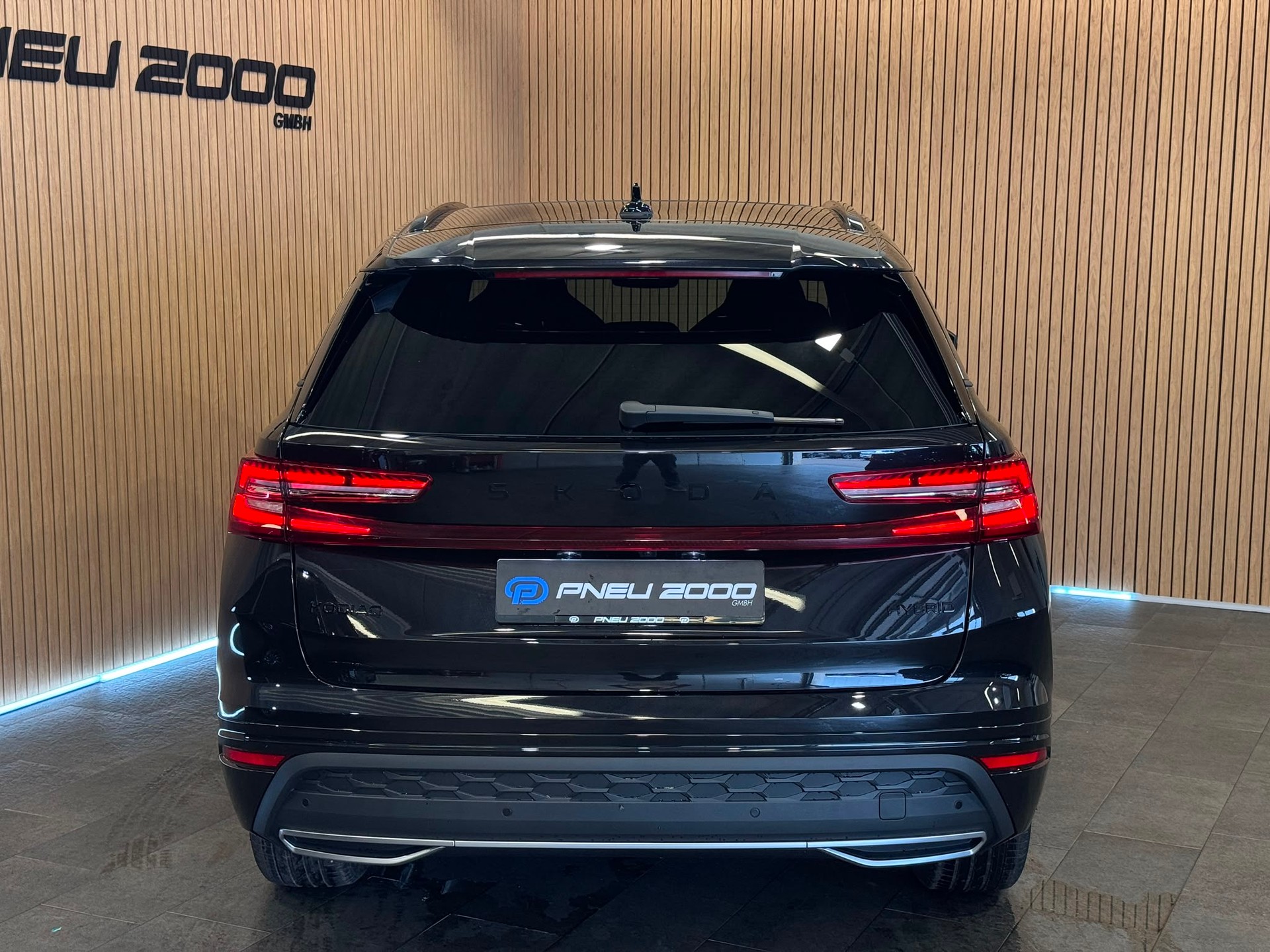 SKODA Kodiaq 1.5 TSI mHEV Selection *Black Magic*-image-7