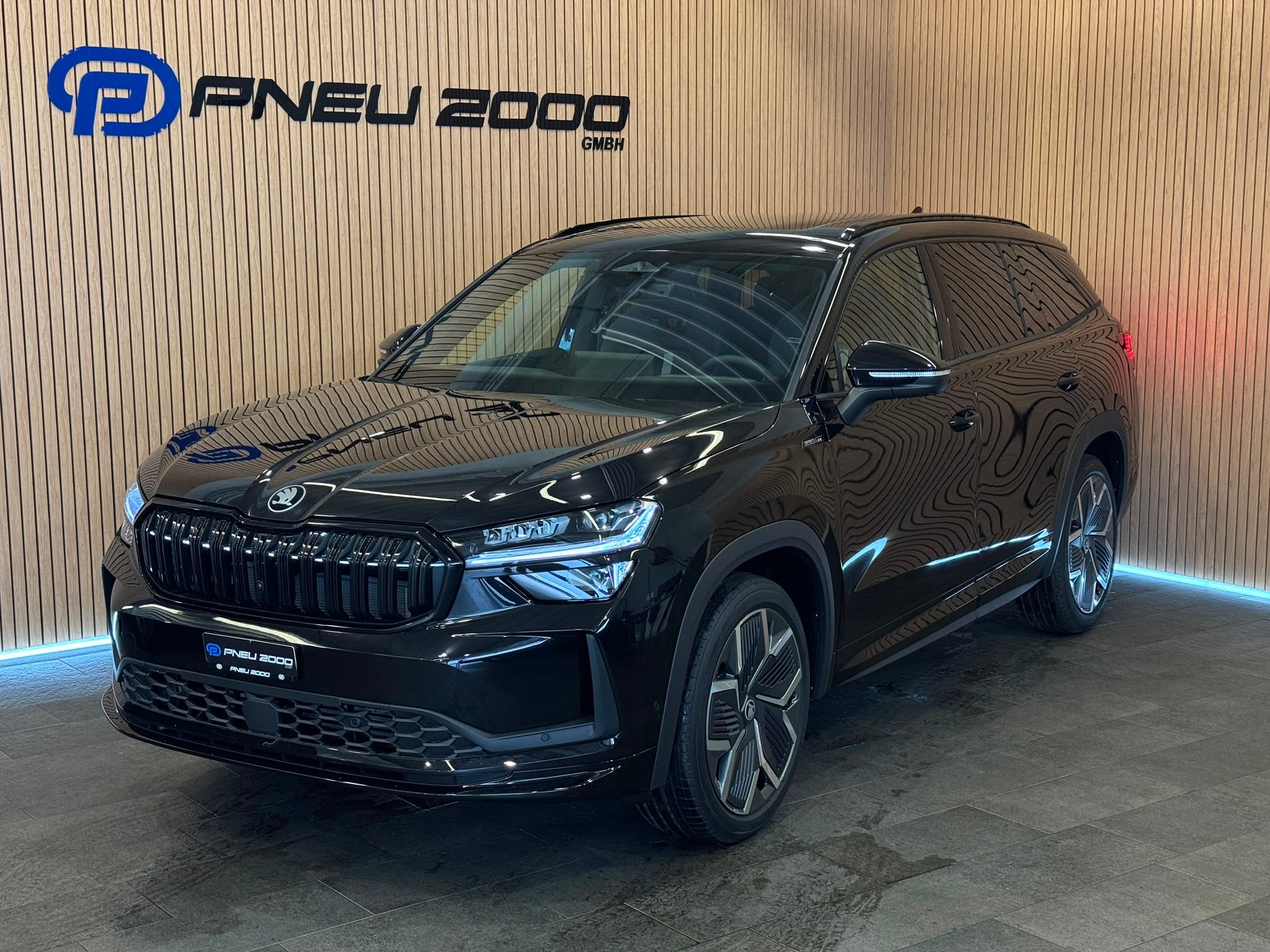 SKODA Kodiaq 1.5 TSI mHEV Selection *Black Magic*-image-0