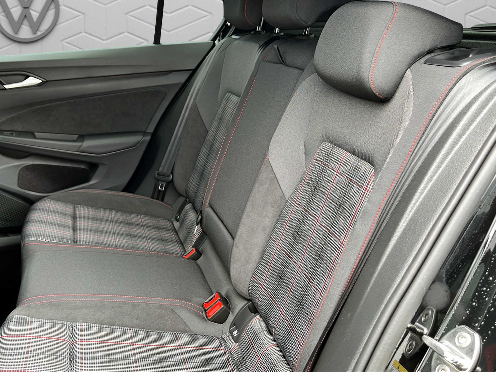 VW Golf 2.0 TSI GTI DSG-image-12