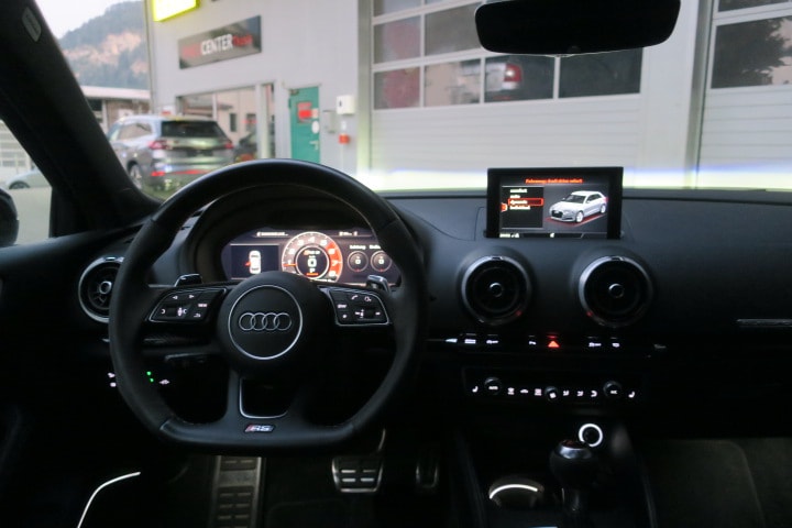 AUDI RS3 Sportback 2.5 TSI quattro S-tronic-image-7