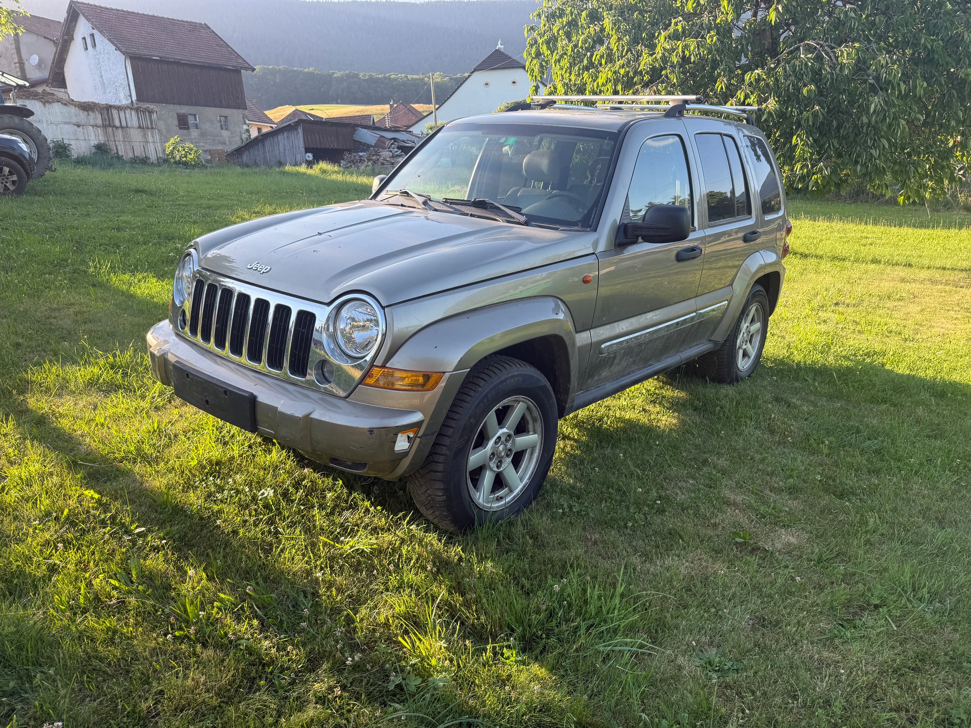 JEEP Cherokee 2.8 CRD Limited-image-2