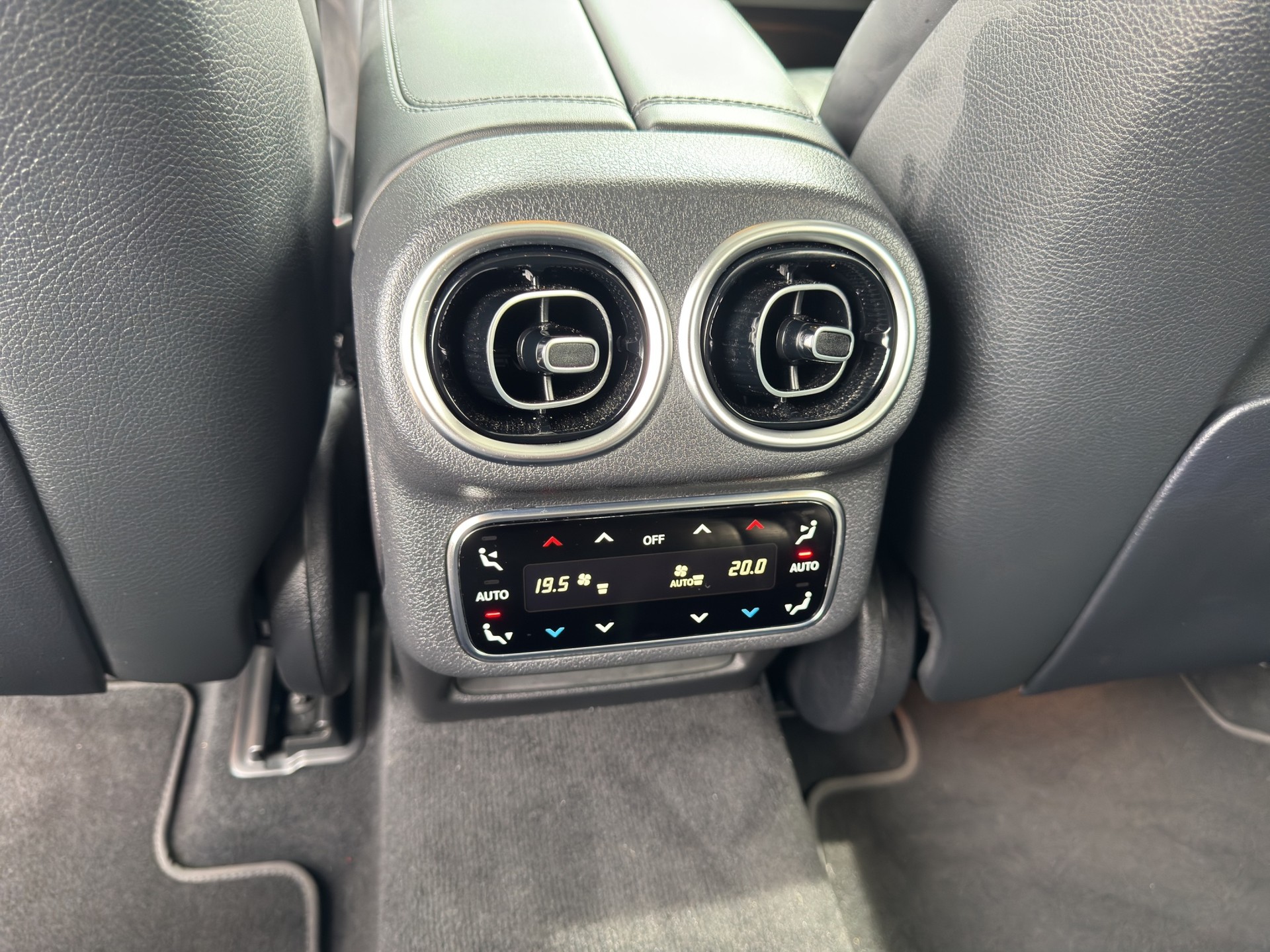 MERCEDES-BENZ GLC 220 d 4Matic 9G-Tronic-image-14