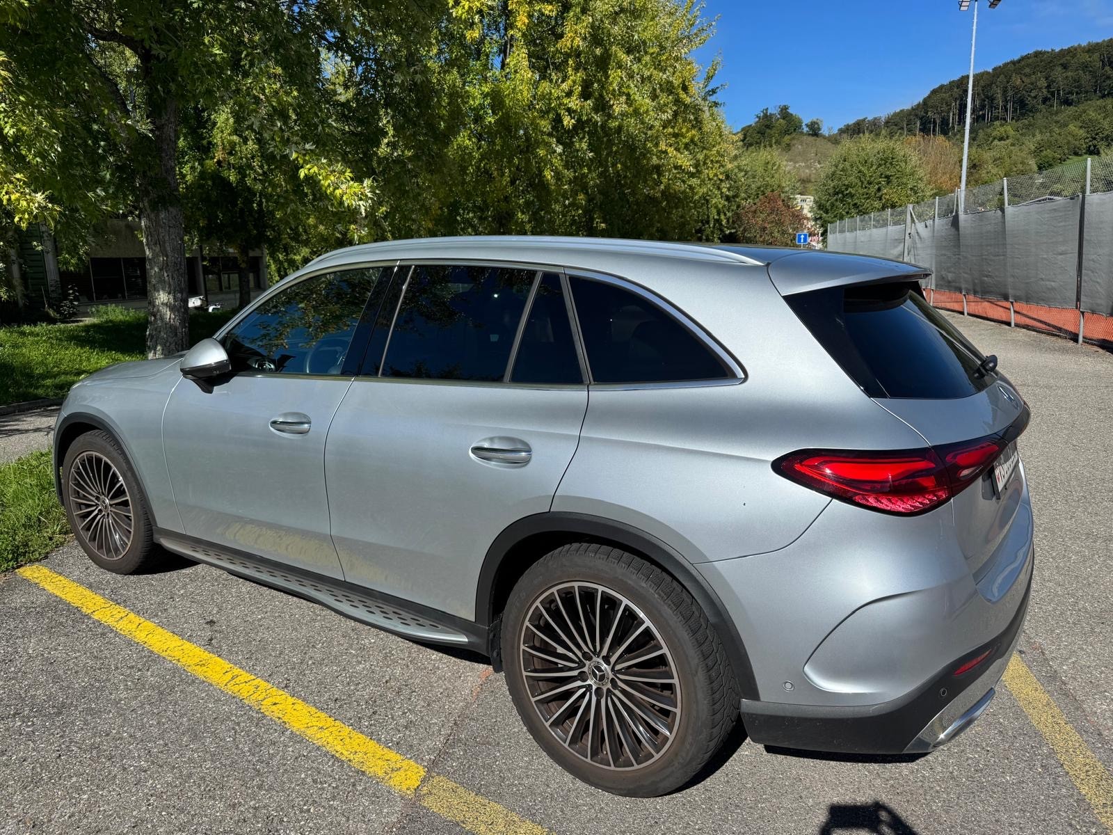 MERCEDES-BENZ GLC 220 d 4Matic 9G-Tronic-image-2