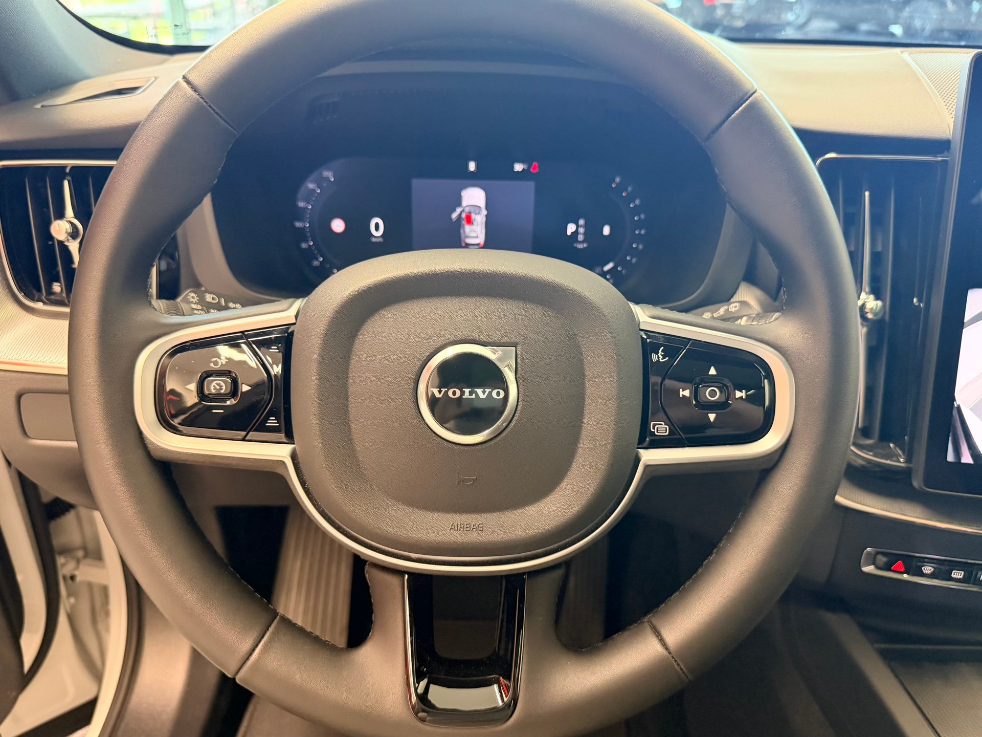 VOLVO XC60 B5 Benzin Mild Hybrid AWD Black Edition Geartronic-image-26