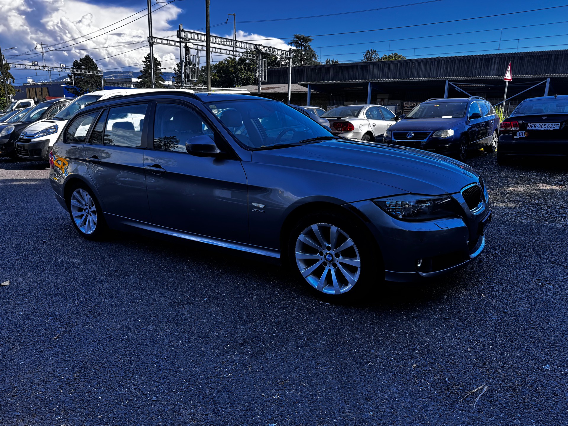 BMW 3-image-0