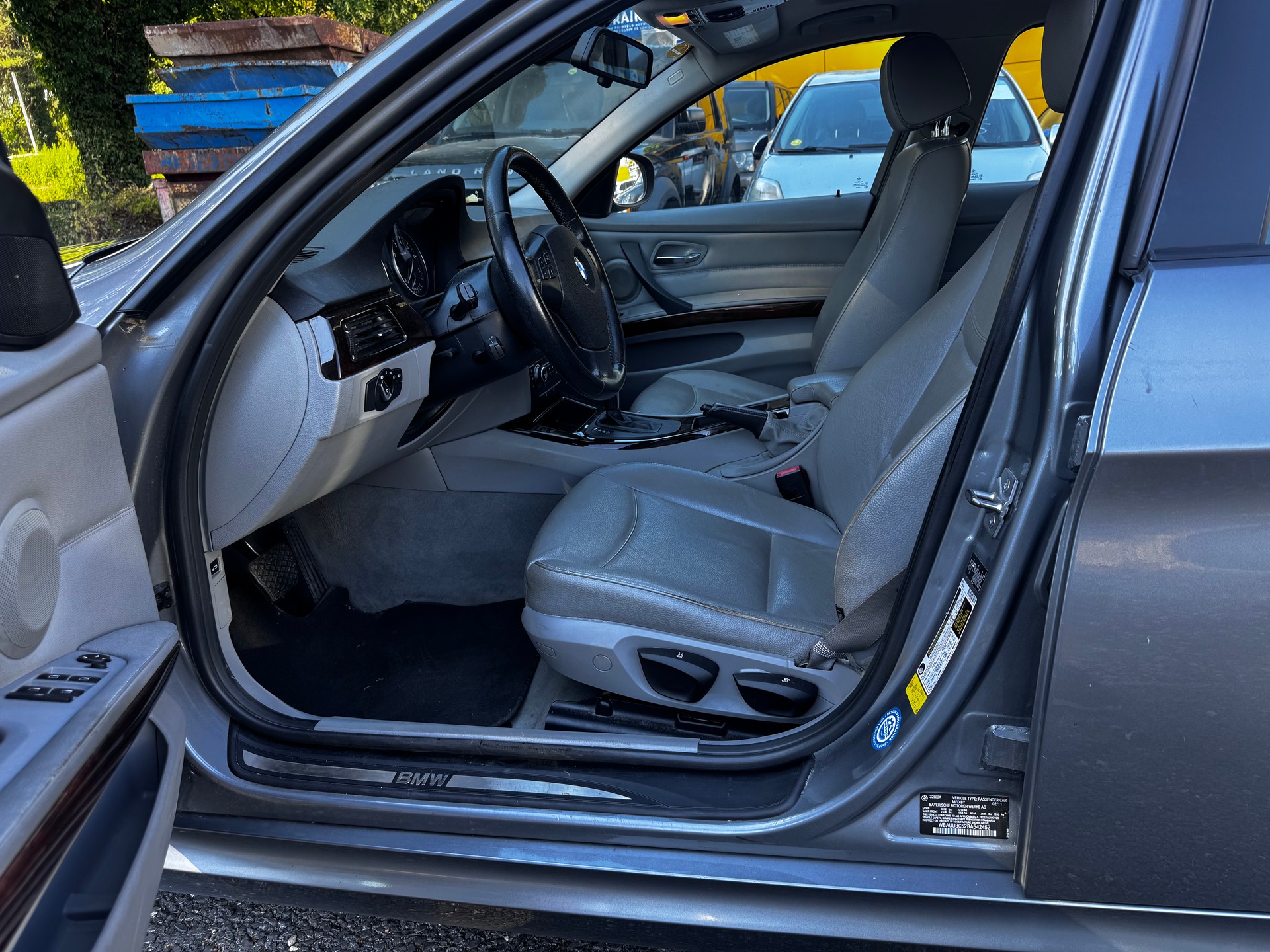 BMW 3-image-6