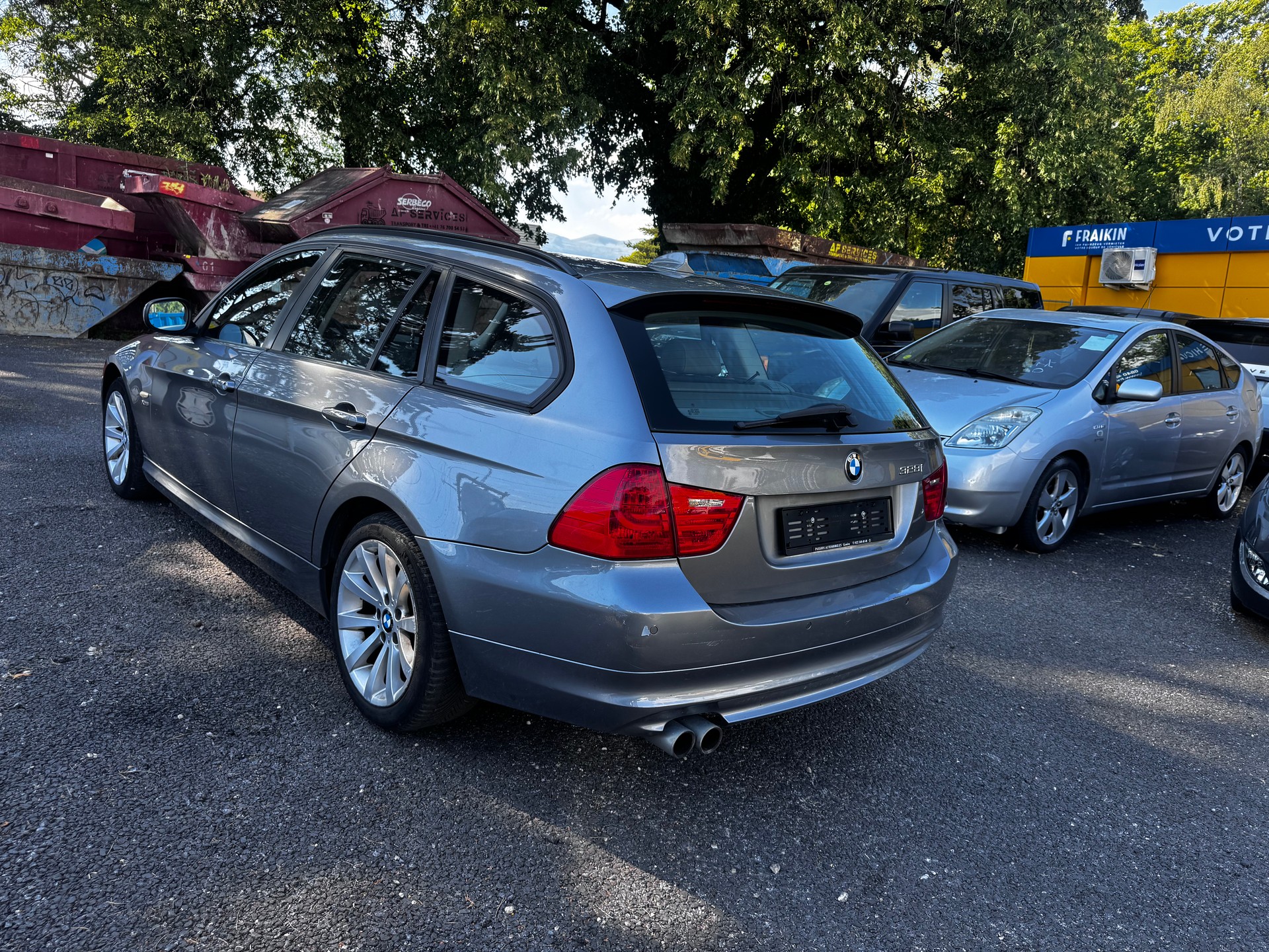 BMW 3-image-2