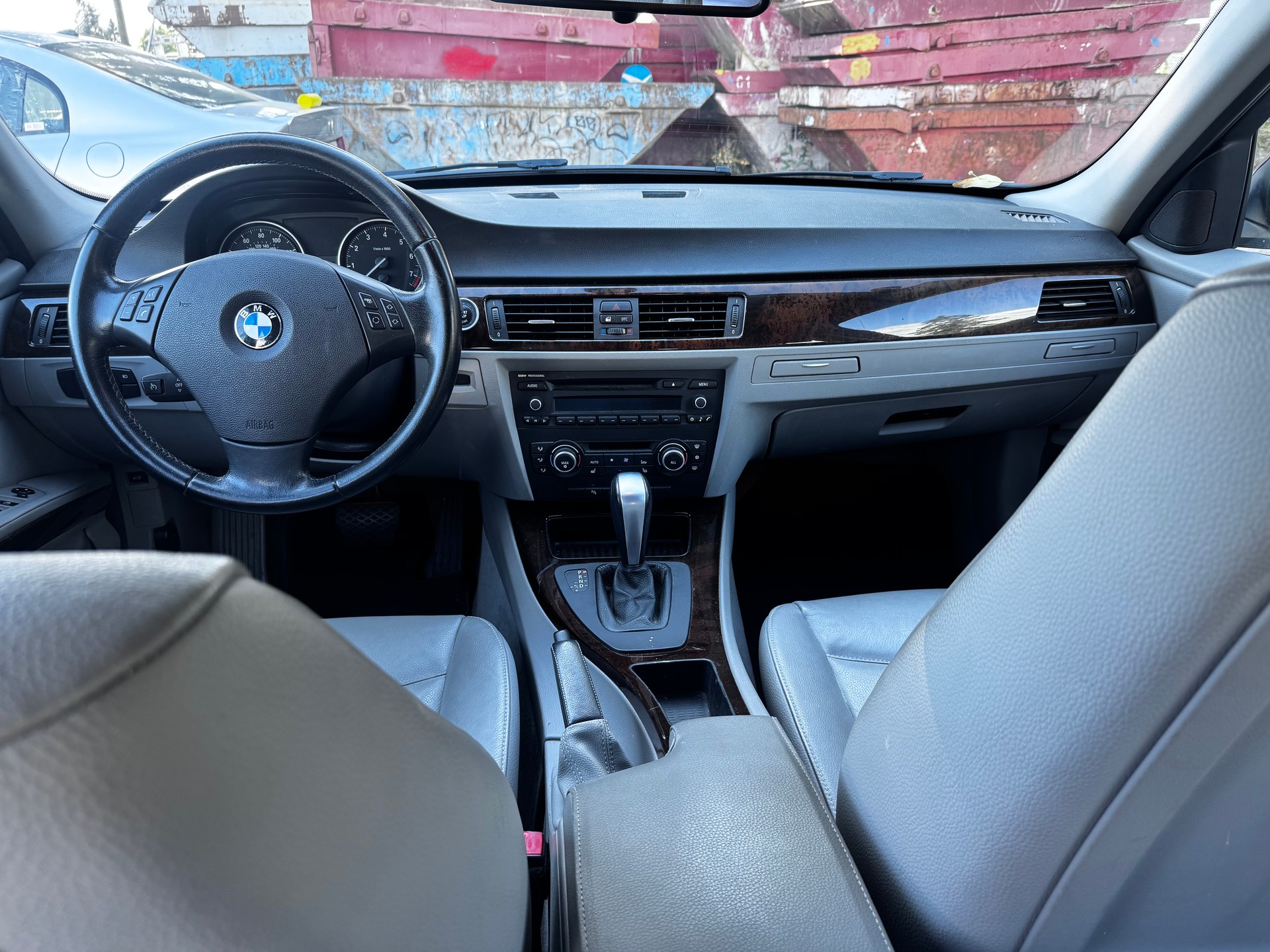 BMW 3-image-5