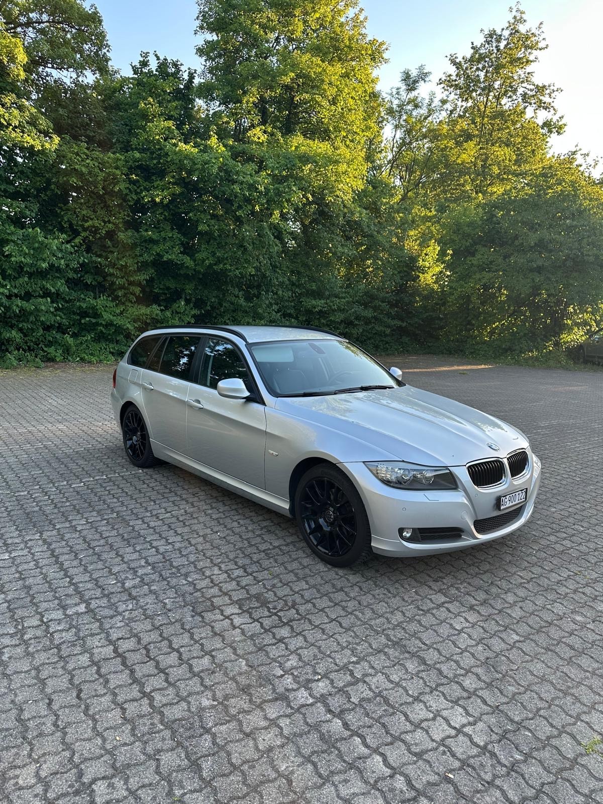 BMW 318d-image-1