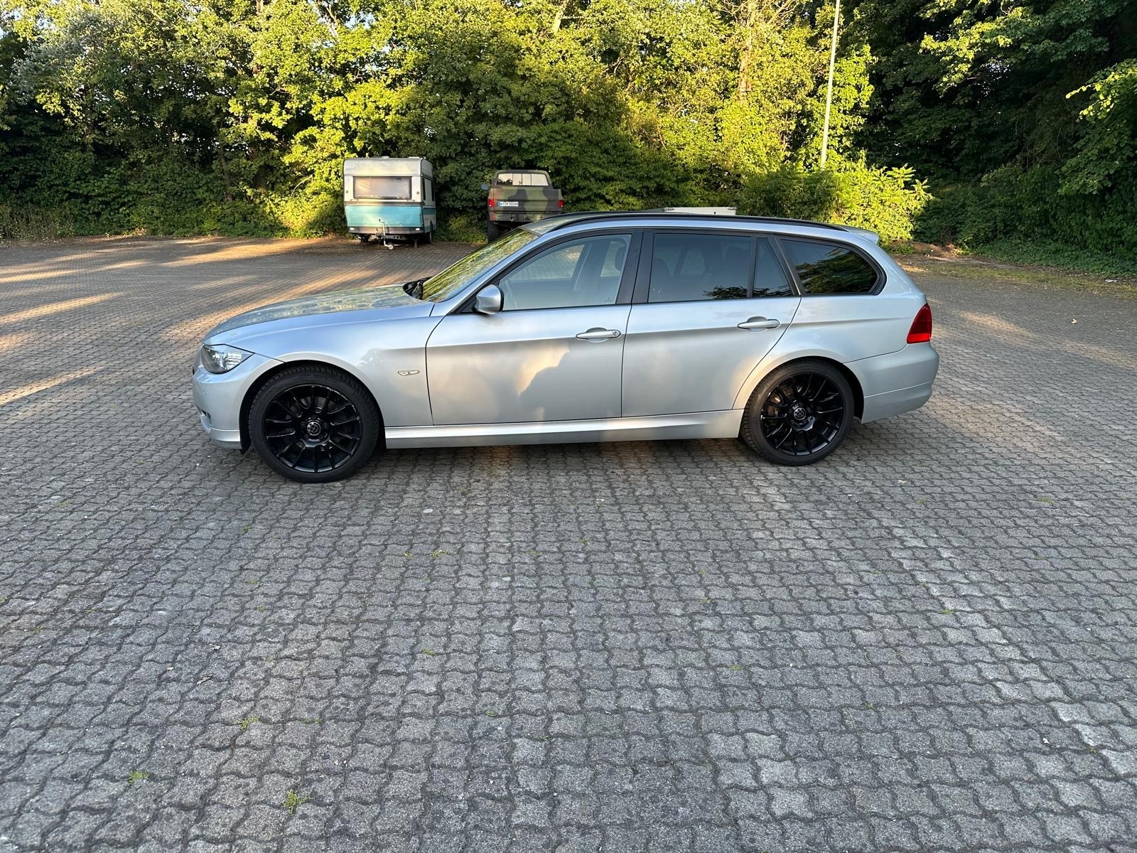 BMW 318d-image-5