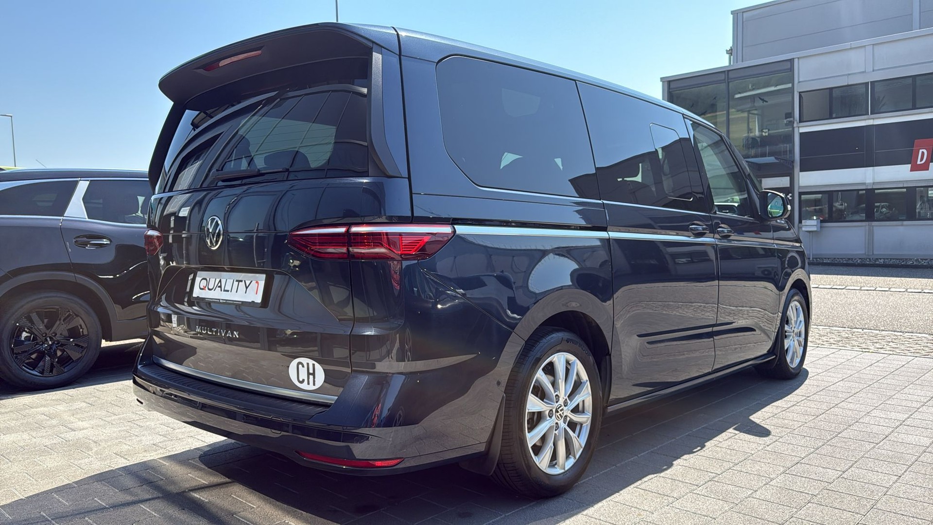 VW Multivan 2.0 TSI Style Liberty DSG Lang-image-13