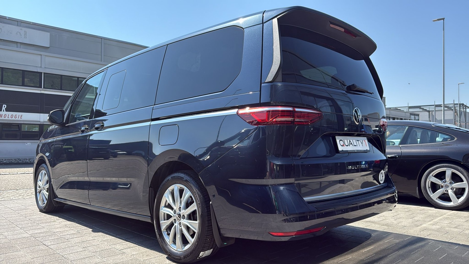 VW Multivan 2.0 TSI Style Liberty DSG Lang-image-15