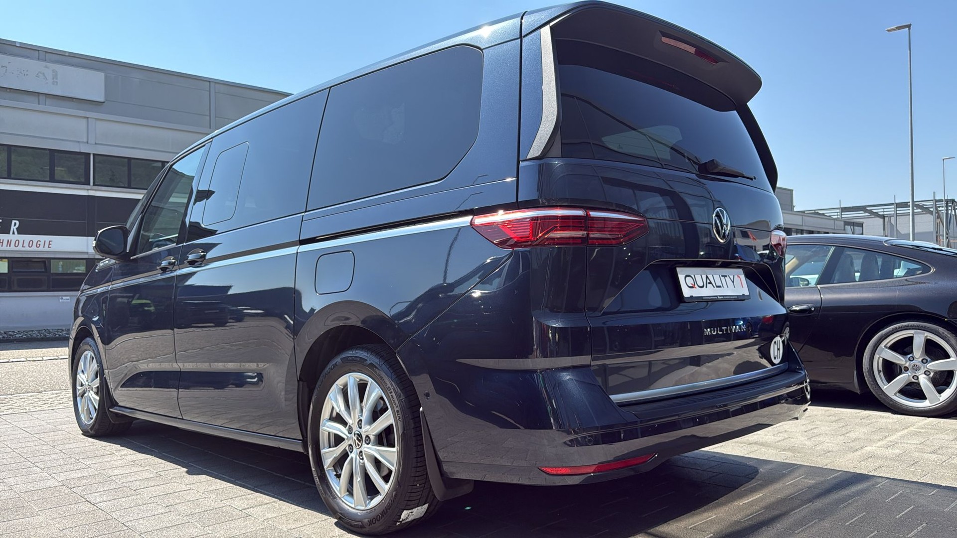 VW Multivan 2.0 TSI Style Liberty DSG Lang-image-17