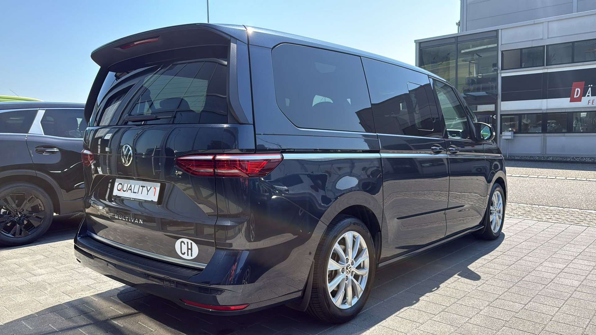 VW Multivan 2.0 TSI Style Liberty DSG Lang-image-12