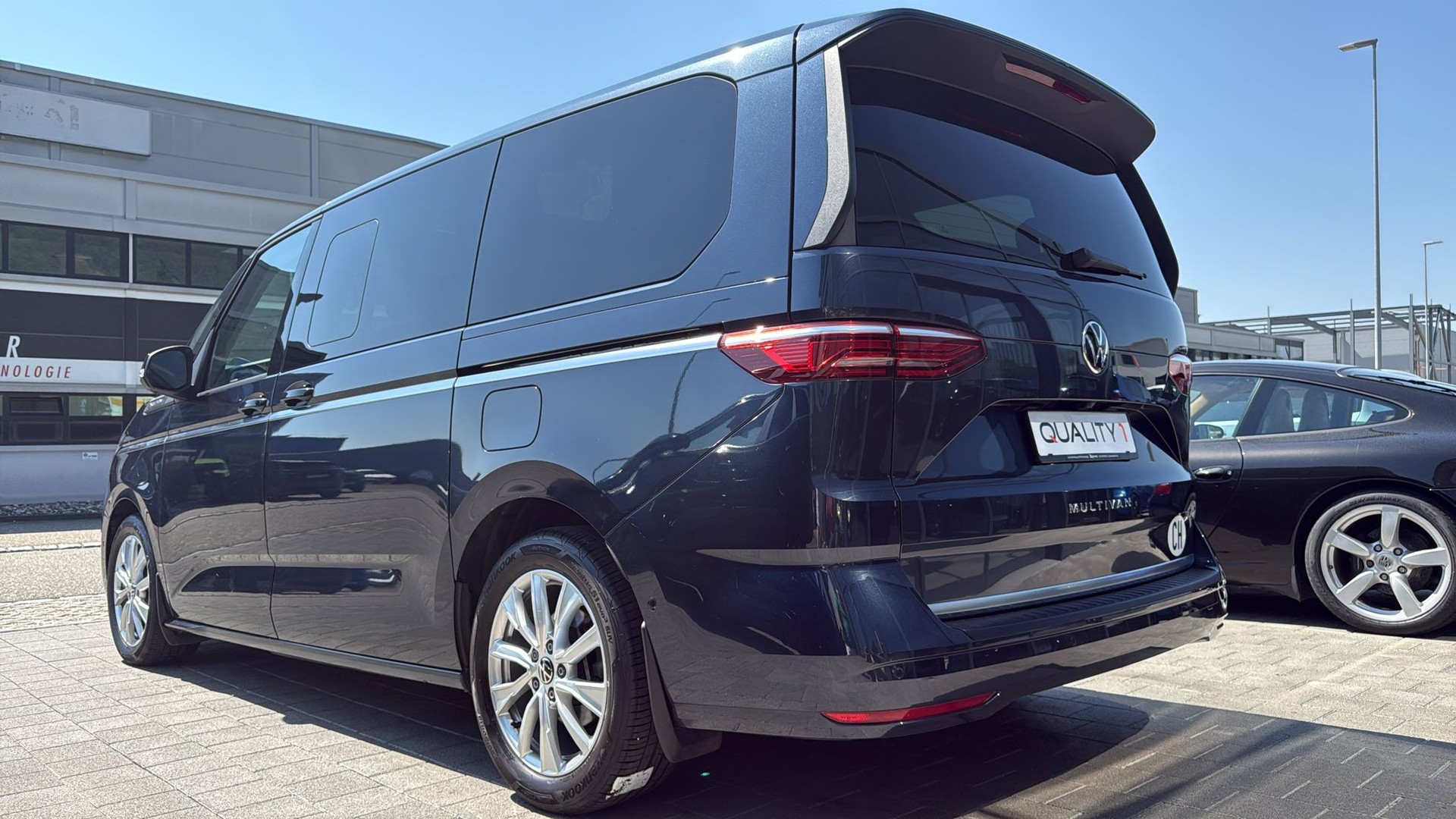 VW Multivan 2.0 TSI Style Liberty DSG Lang-image-16